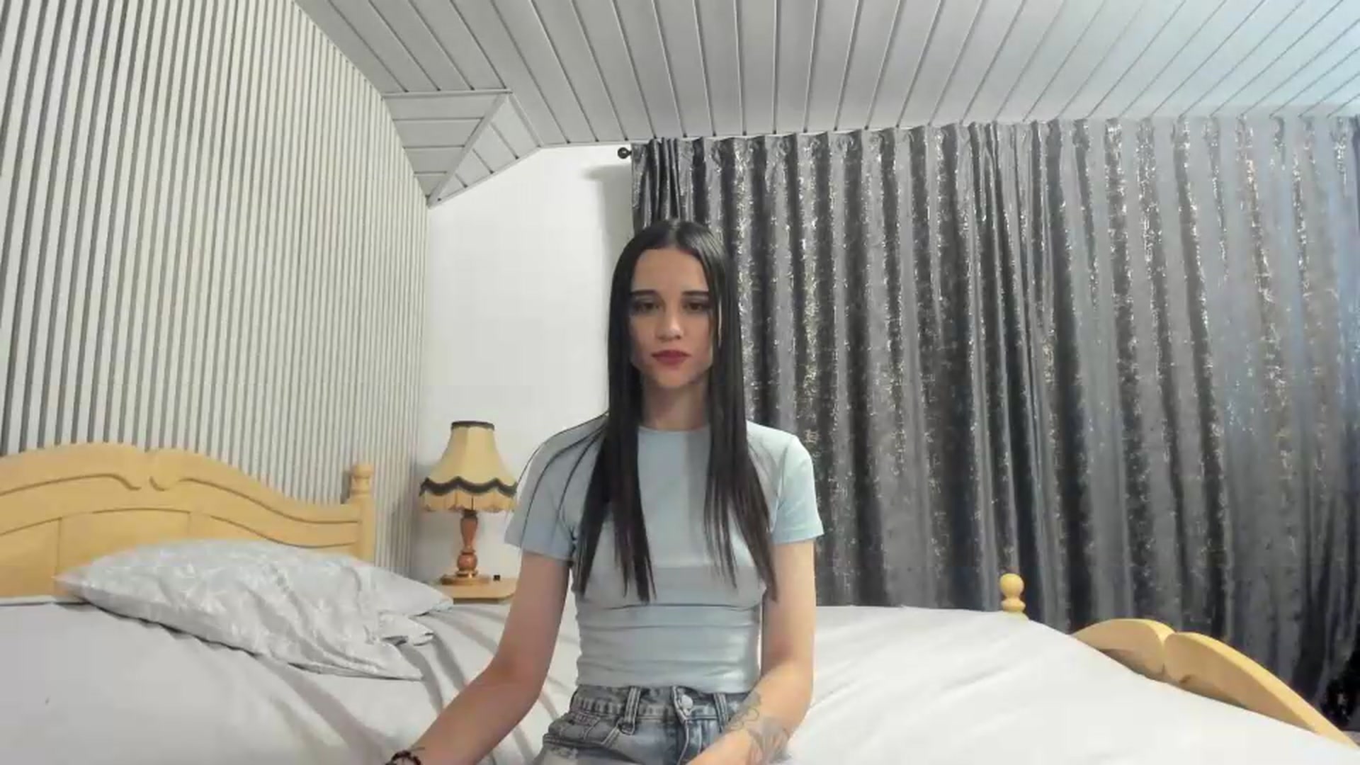Gallery image thumbnail from aorra's myfreecams stream on, 07/12/2026, 03:06 image 18 of 20