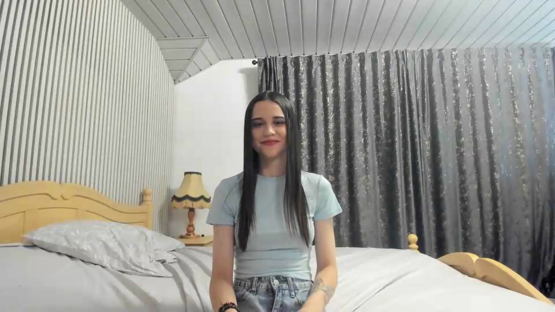 Gallery image thumbnail from aorra's myfreecams stream on, 07/12/2026, 03:06 image 16 of 20
