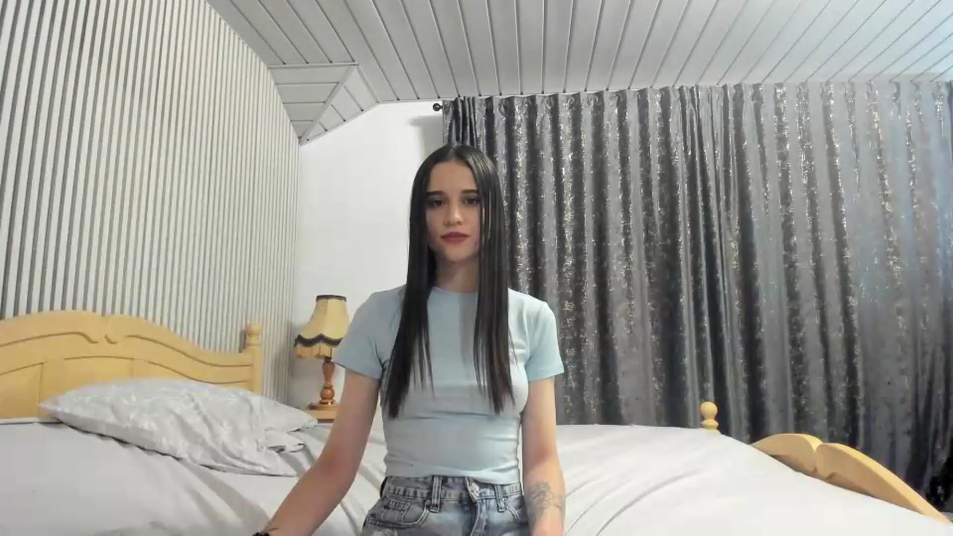 Gallery image thumbnail from aorra's myfreecams stream on, 07/12/2026, 03:06 image 6 of 20