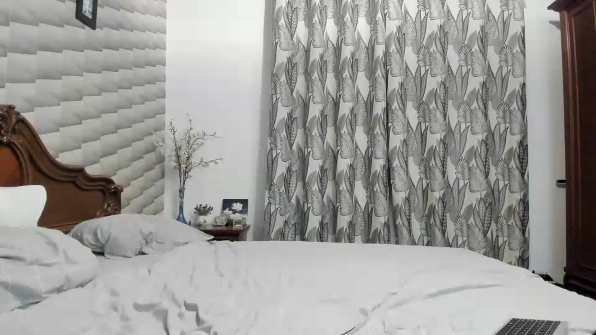 Gallery image thumbnail from aorra's myfreecams stream on, 08/22/2026, 01:04 image 4 of 20
