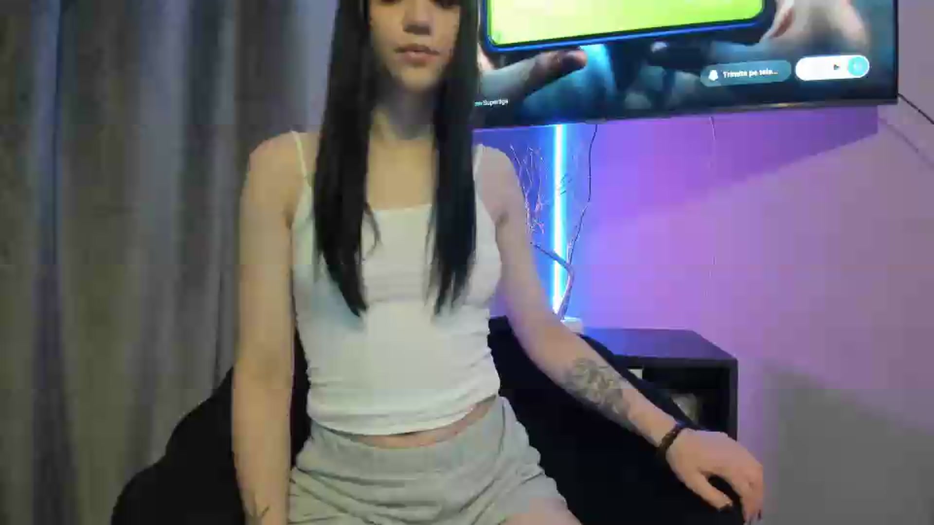 Gallery image thumbnail from aorra's myfreecams stream on, 08/28/2026, 01:03 image 16 of 20