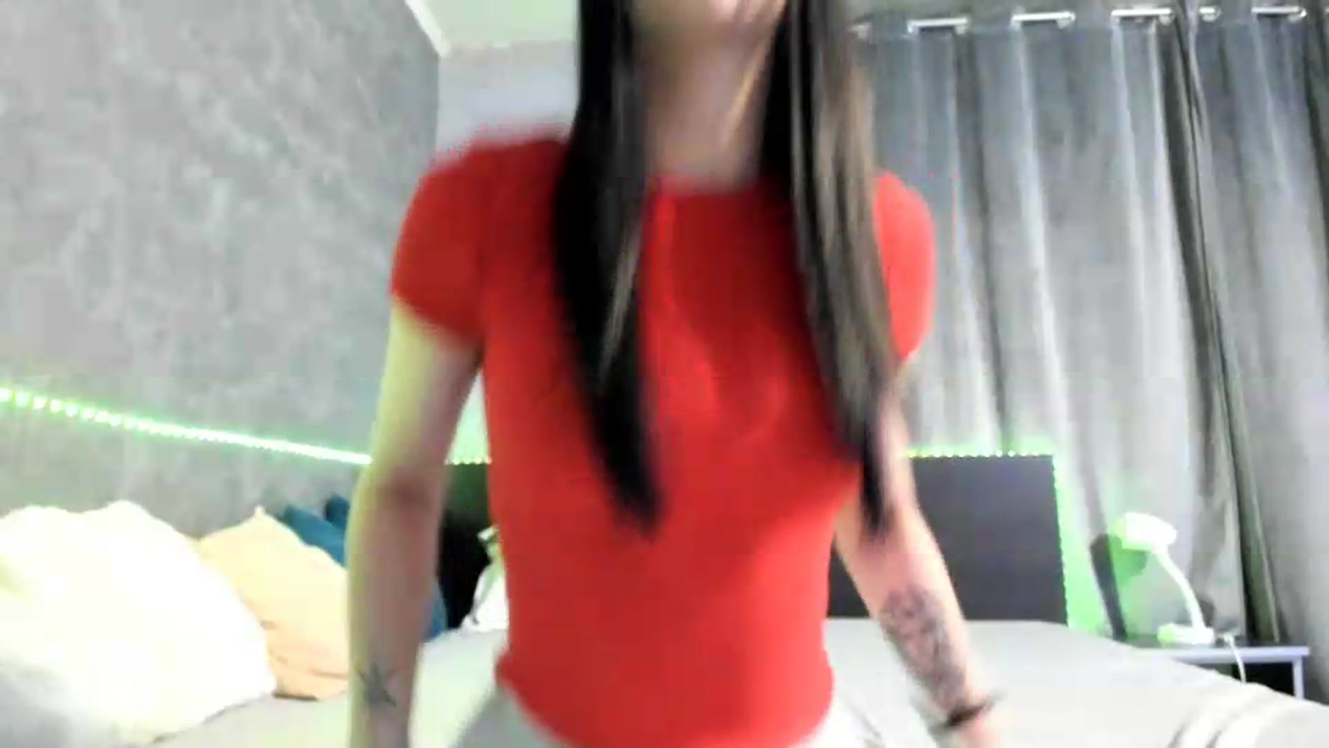 Gallery image thumbnail from aorra's myfreecams stream on, 08/29/2026, 24:30 image 17 of 20