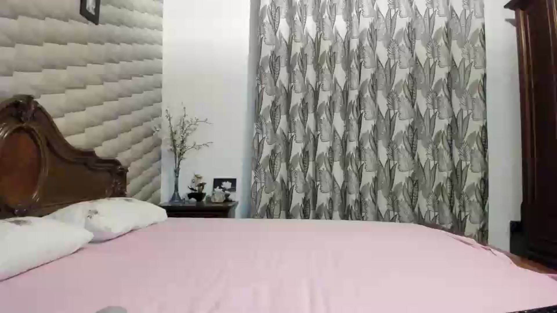 Gallery image thumbnail from aorra's myfreecams stream on, 08/29/2026, 23:11 image 2 of 20