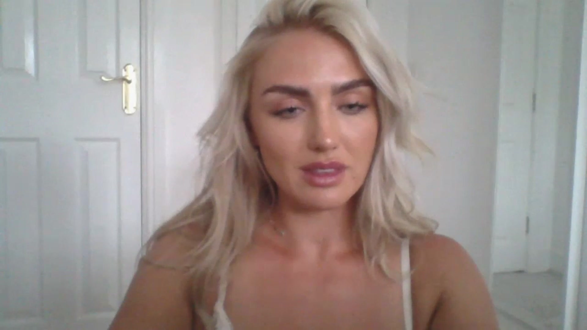 Gallery image thumbnail from arabella_r's myfreecams stream on, 06/30/2023, 17:42 image 10 of 20