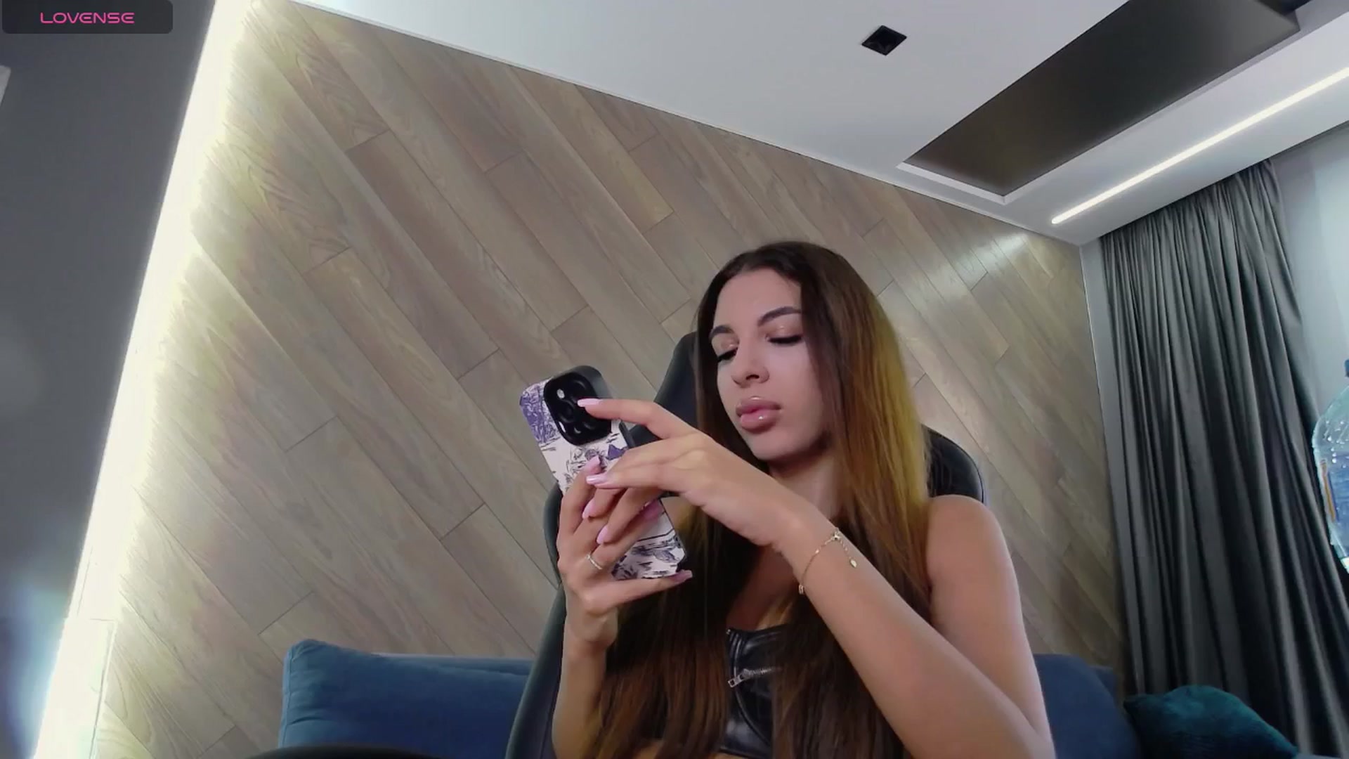 Gallery image thumbnail from arabian_kate's myfreecams stream on, 07/21/2025, 13:45 image 1 of 20