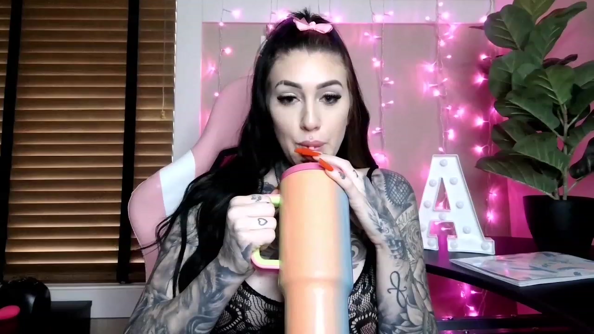 Gallery image thumbnail from ariajanexxx's myfreecams stream on, 12/27/2022, 21:33 image 3 of 20