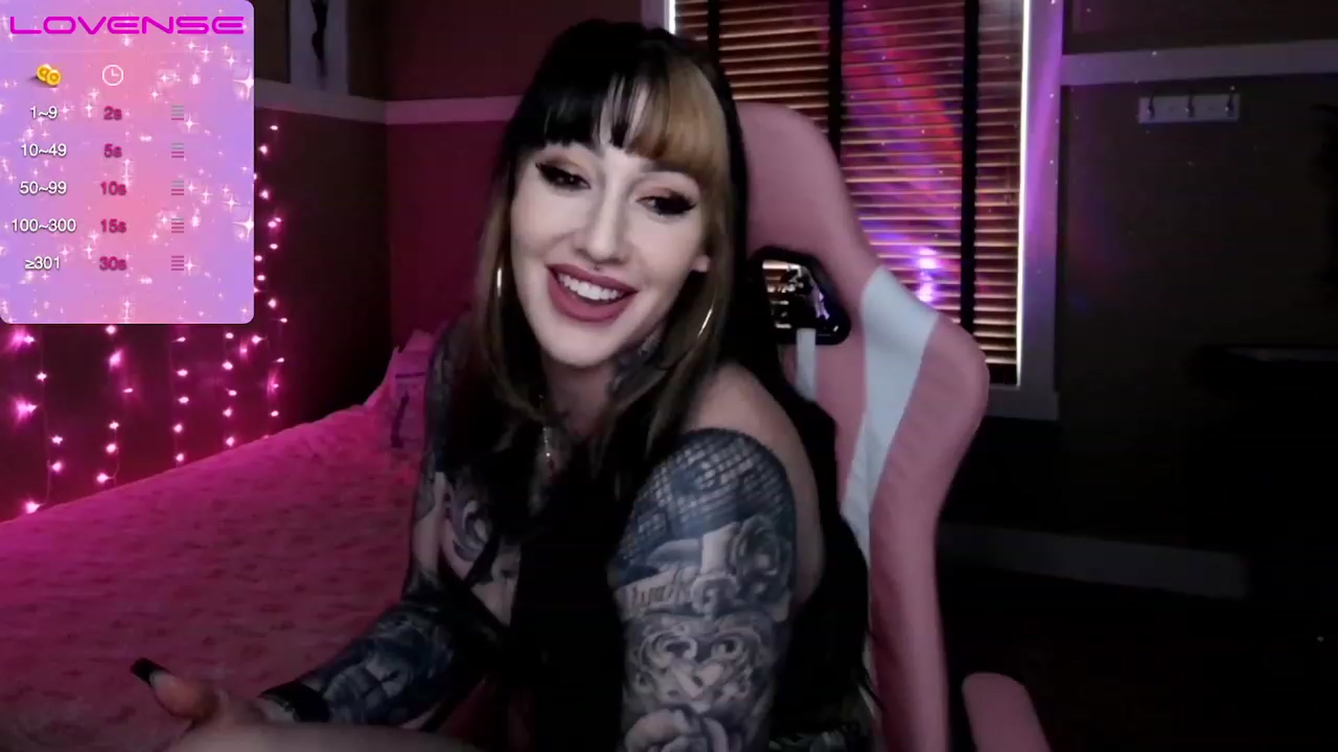Gallery image thumbnail from ariajanexxx's myfreecams stream on, 01/20/2023, 21:55 image 9 of 20