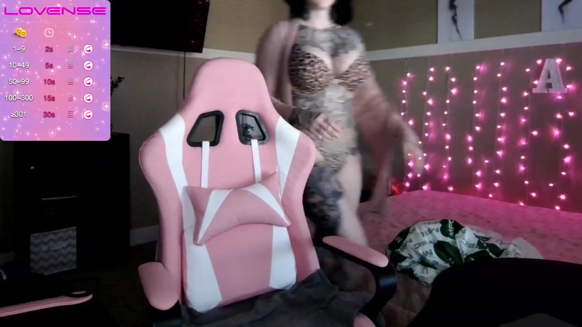 Gallery image thumbnail from ariajanexxx's myfreecams stream on, 01/26/2023, 23:20 image 1 of 20