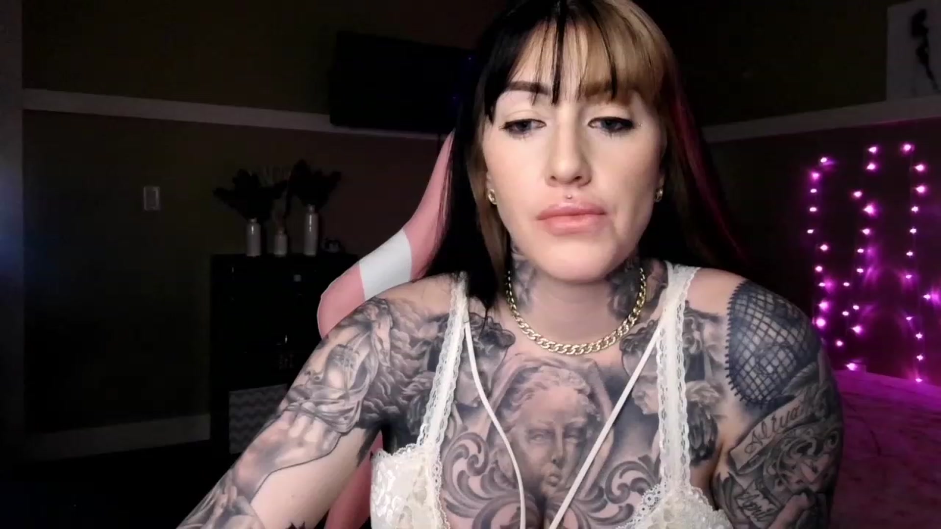 Gallery image thumbnail from ariajanexxx's myfreecams stream on, 02/22/2023, 21:59 image 7 of 20