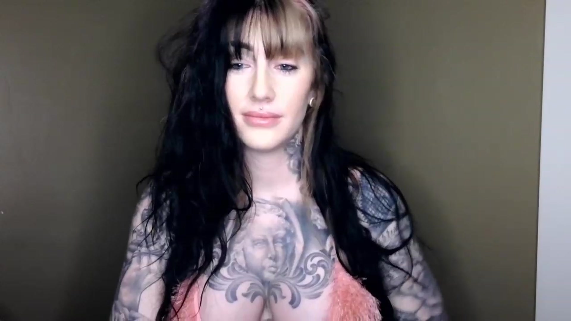 Gallery image thumbnail from ariajanexxx's myfreecams stream on, 02/24/2023, 21:52 image 17 of 20