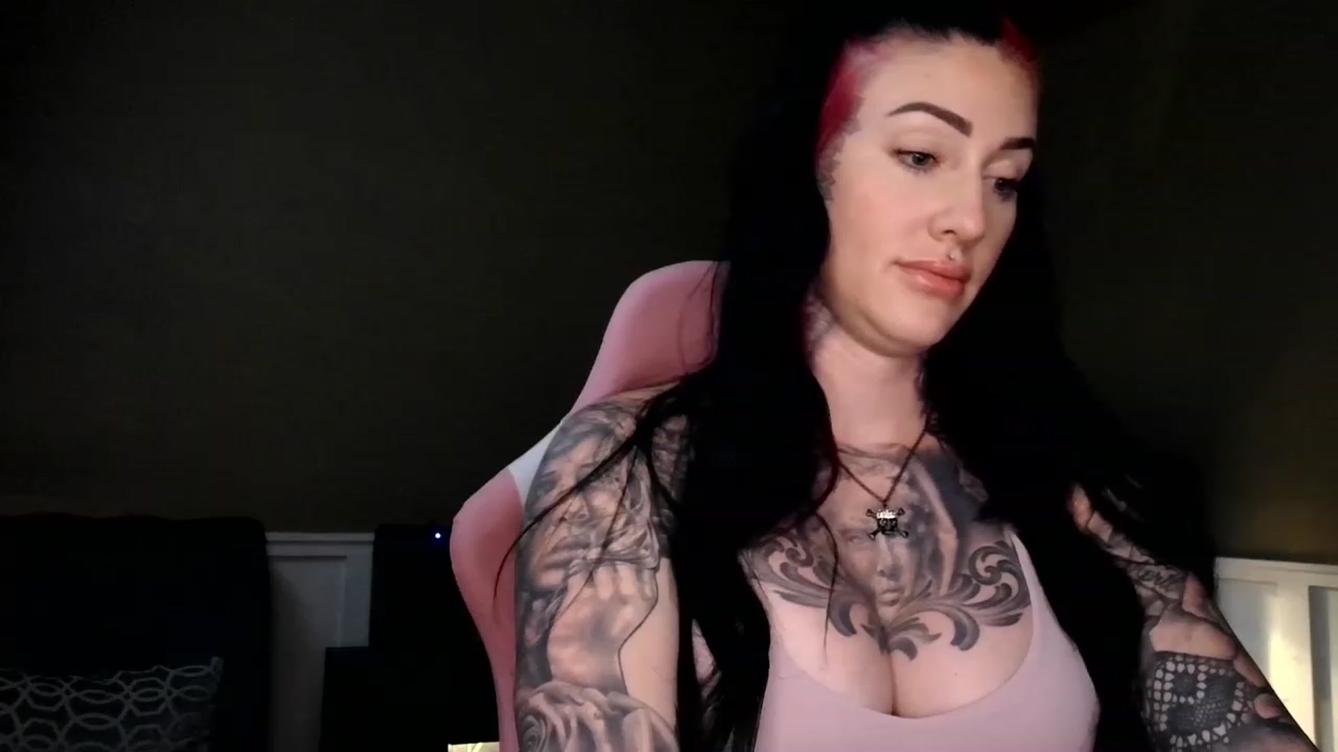 Gallery image thumbnail from ariajanexxx's myfreecams stream on, 03/14/2023, 19:01 image 14 of 20