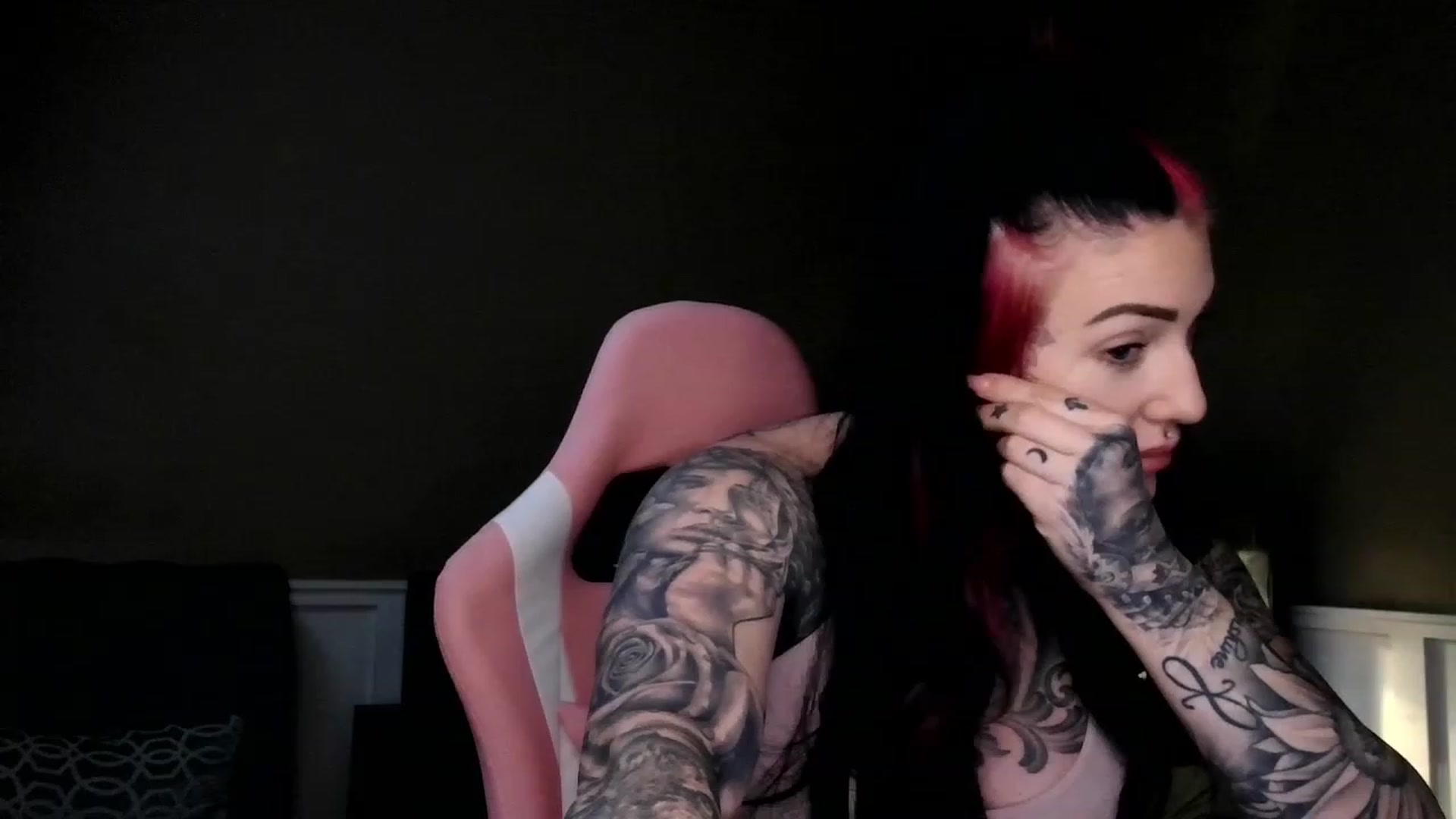 Gallery image thumbnail from ariajanexxx's myfreecams stream on, 03/14/2023, 19:01 image 19 of 20