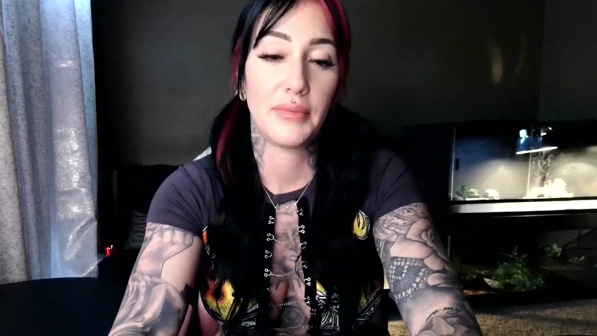 Gallery image thumbnail from ariajanexxx's myfreecams stream on, 03/15/2023, 20:55 image 6 of 20