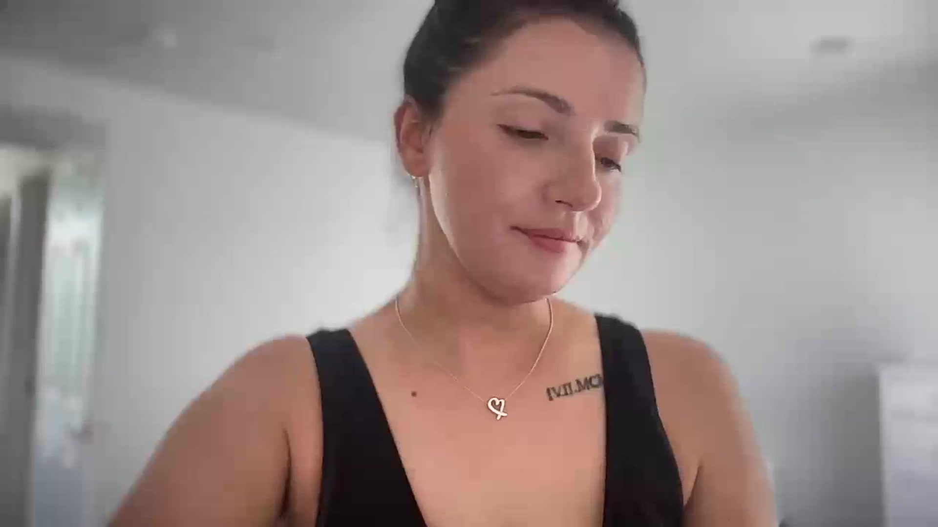 Gallery image thumbnail from arielxxx's myfreecams stream on, 07/05/2024, 15:04 image 6 of 20