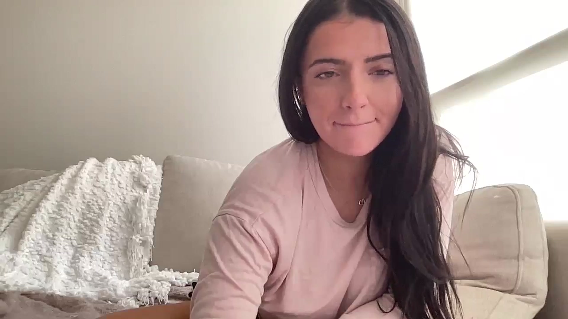 Gallery image thumbnail from arielxxx's myfreecams stream on, 09/29/2024, 18:34 image 5 of 20