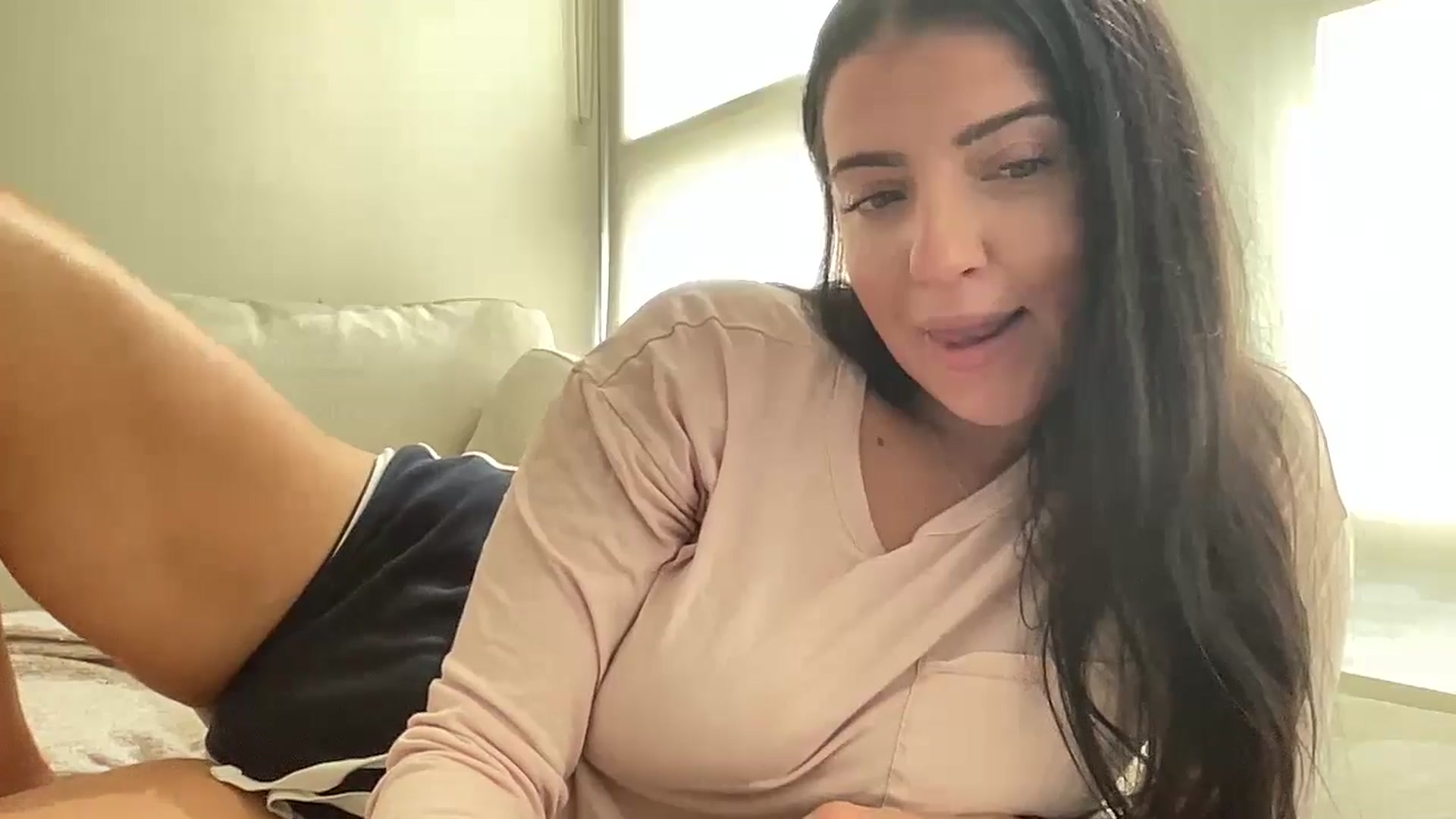 Gallery image thumbnail from arielxxx's myfreecams stream on, 09/29/2024, 18:34 image 6 of 20