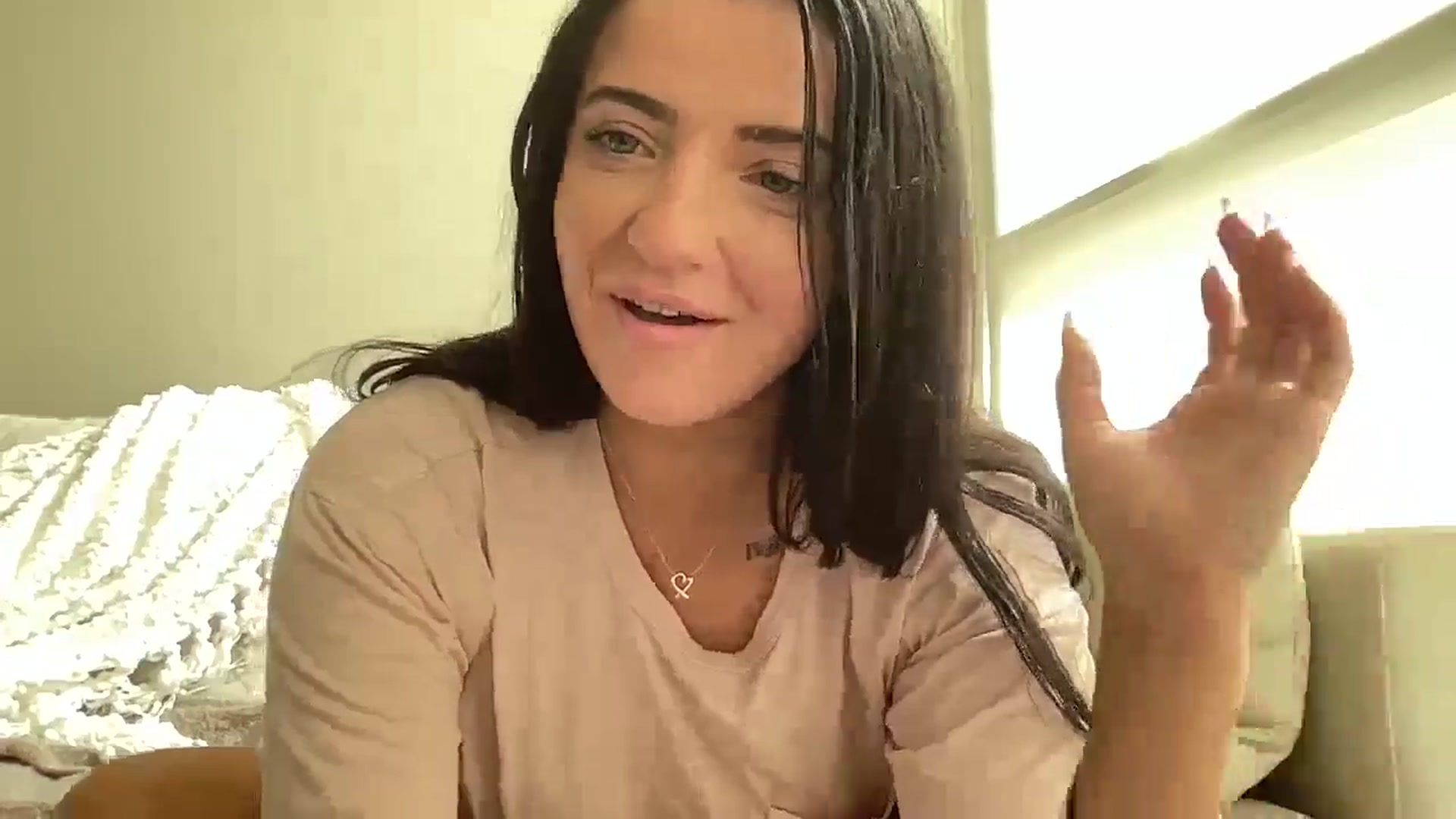Gallery image thumbnail from arielxxx's myfreecams stream on, 09/29/2024, 18:34 image 19 of 20