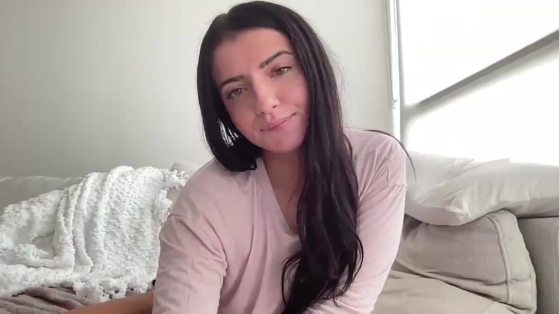 Gallery image thumbnail from arielxxx's myfreecams stream on, 09/29/2024, 19:40 image 10 of 20