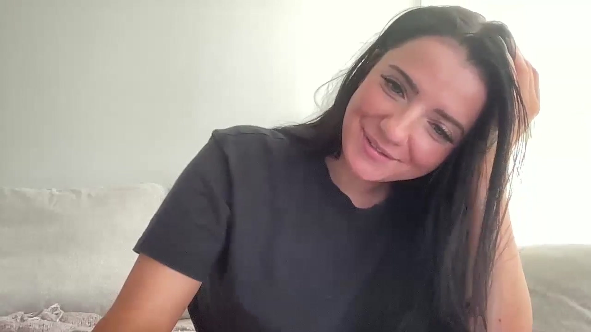 Gallery image thumbnail from arielxxx's myfreecams stream on, 10/23/2024, 17:33 image 19 of 20