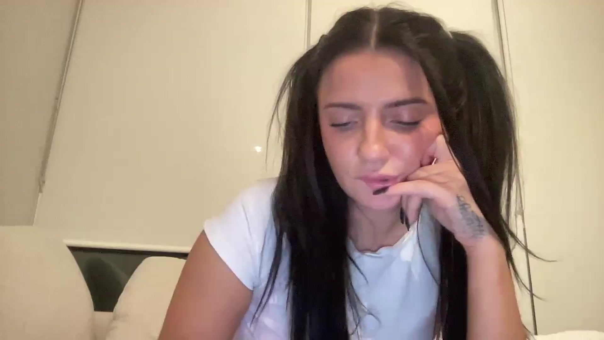 Gallery image thumbnail from arielxxx's myfreecams stream on, 10/28/2024, 02:04 image 11 of 20