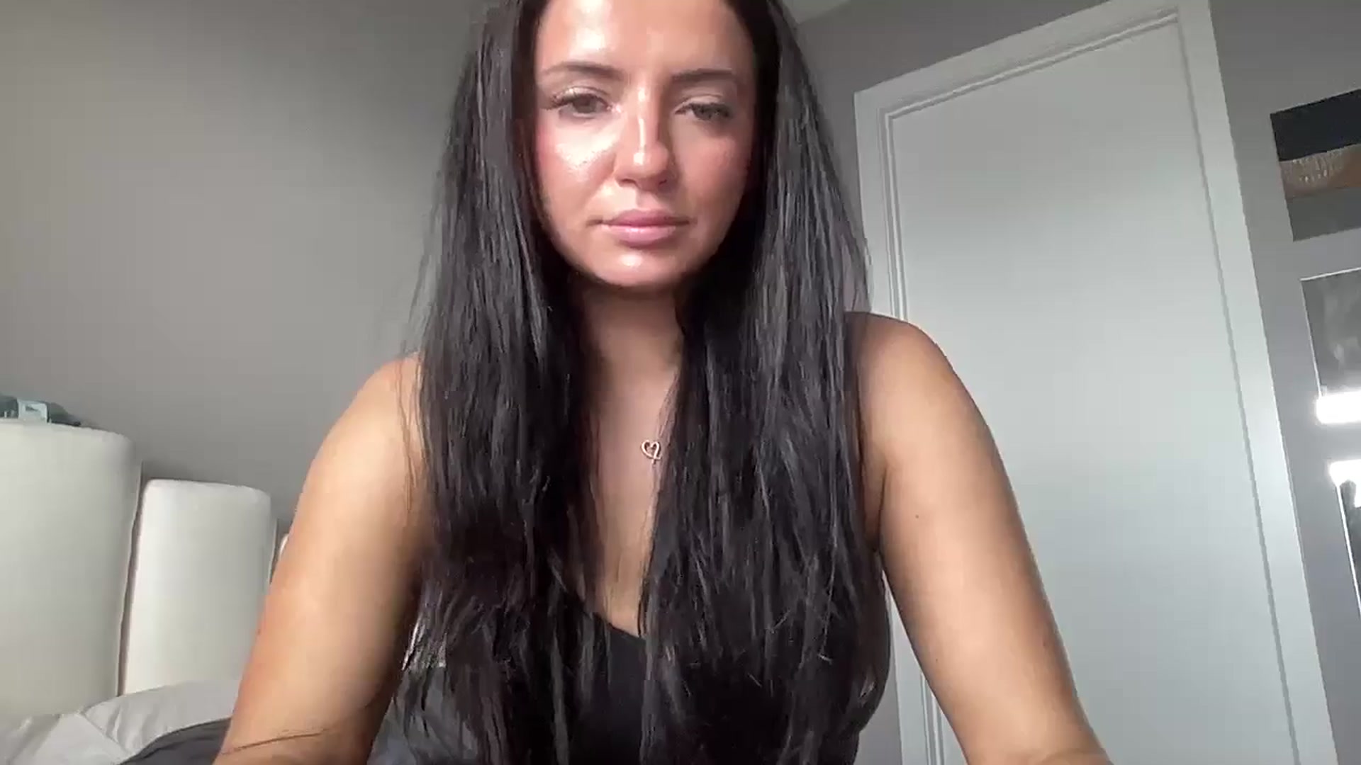 Gallery image thumbnail from arielxxx's myfreecams stream on, 10/31/2024, 16:32 image 16 of 20