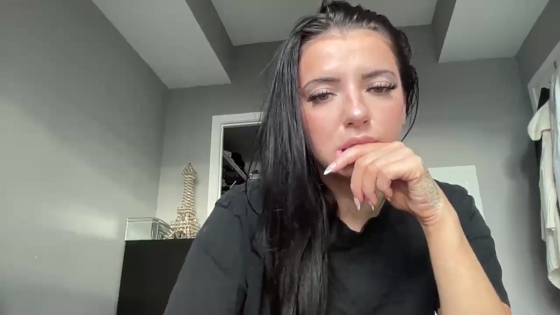 Gallery image thumbnail from arielxxx's myfreecams stream on, 11/01/2024, 17:23 image 12 of 20