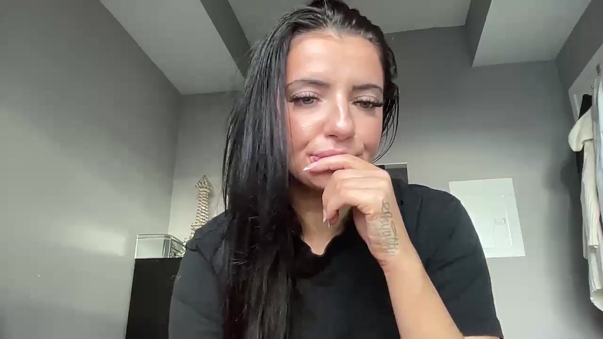 Gallery image thumbnail from arielxxx's myfreecams stream on, 11/01/2024, 17:23 image 13 of 20