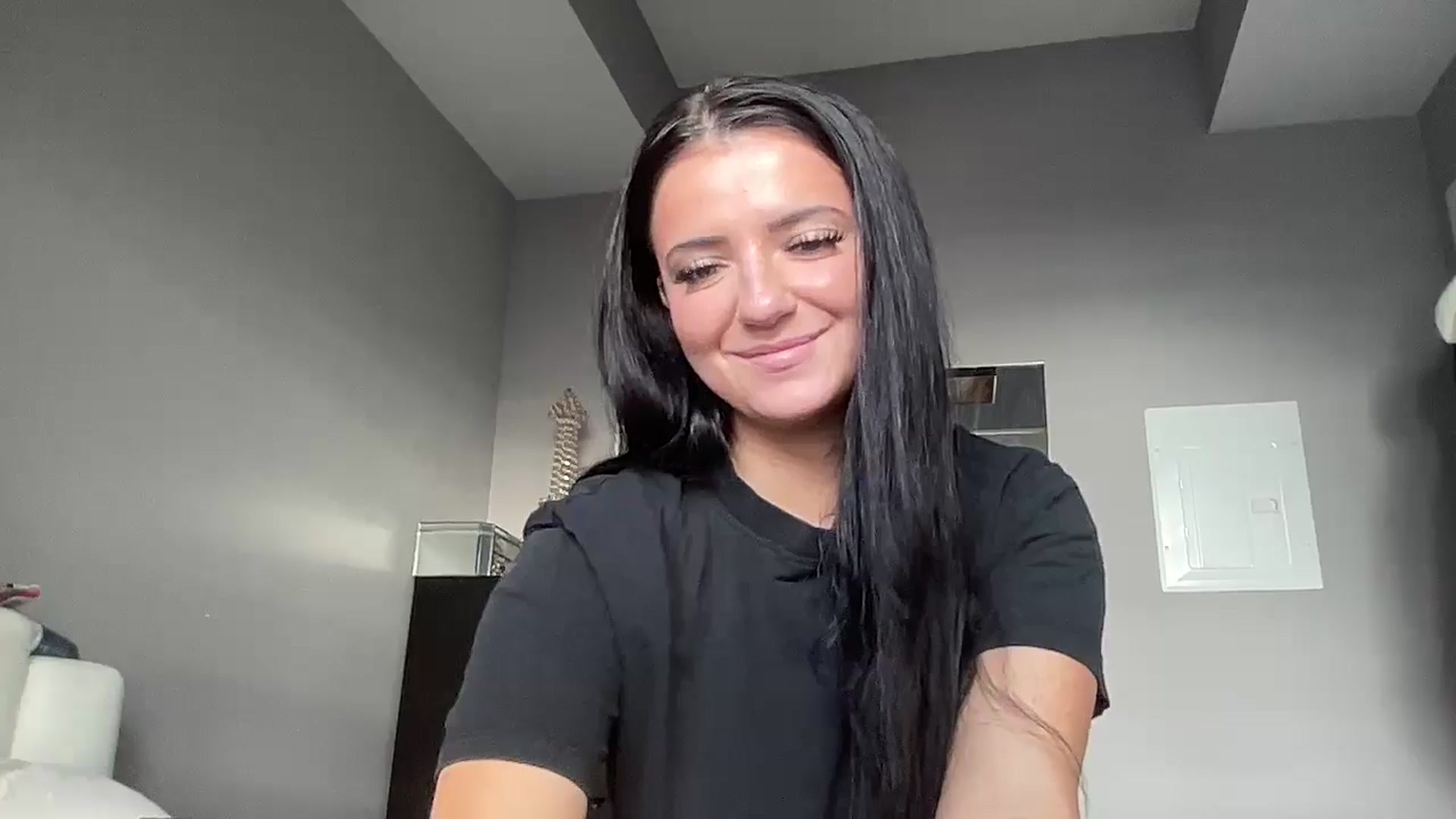 Gallery image thumbnail from arielxxx's myfreecams stream on, 11/01/2024, 17:23 image 15 of 20