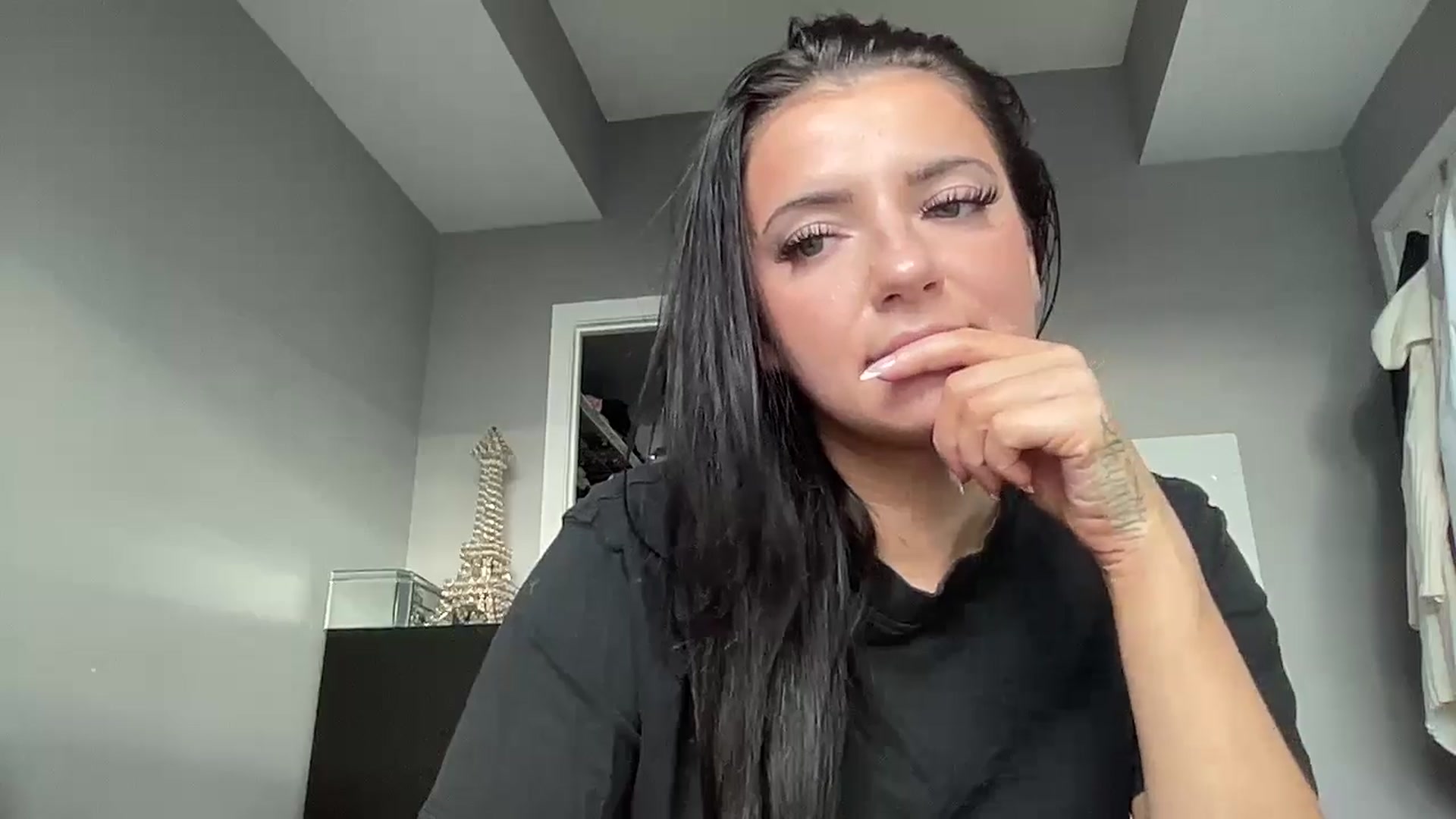 Gallery image thumbnail from arielxxx's myfreecams stream on, 11/01/2024, 17:23 image 11 of 20