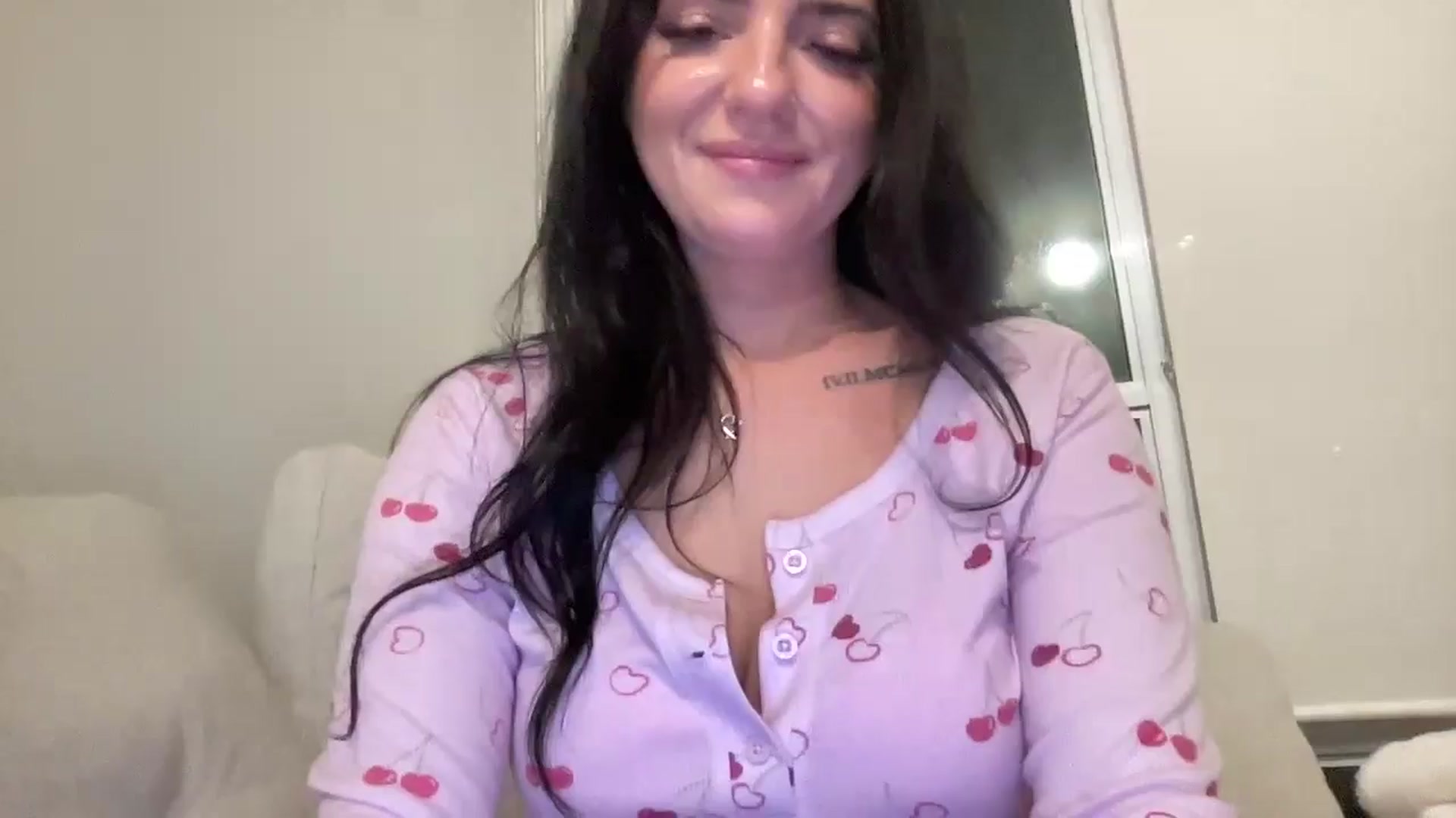 Gallery image thumbnail from arielxxx's myfreecams stream on, 11/08/2024, 01:31 image 15 of 20