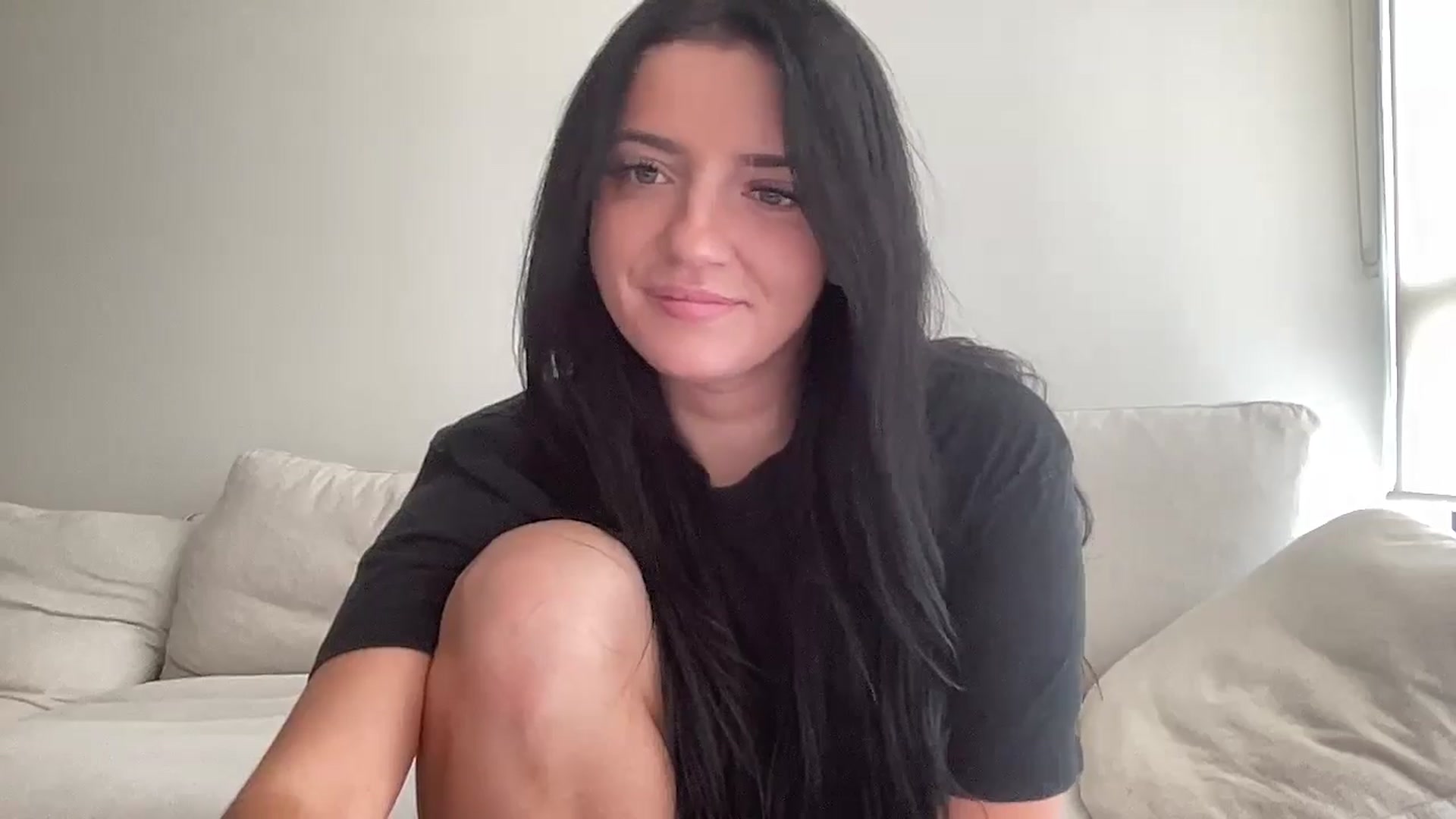 Gallery image thumbnail from arielxxx's myfreecams stream on, 11/08/2024, 17:01 image 6 of 20