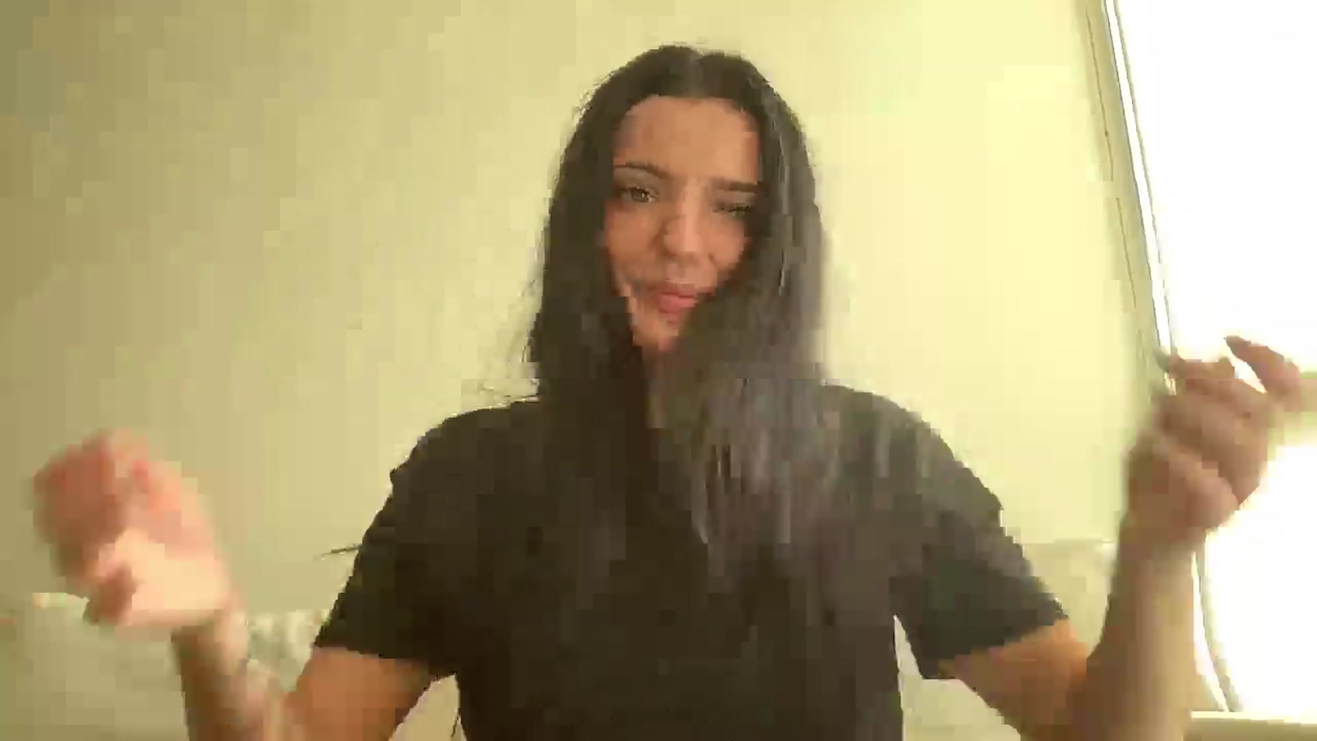 Gallery image thumbnail from arielxxx's myfreecams stream on, 11/08/2024, 18:57 image 7 of 20