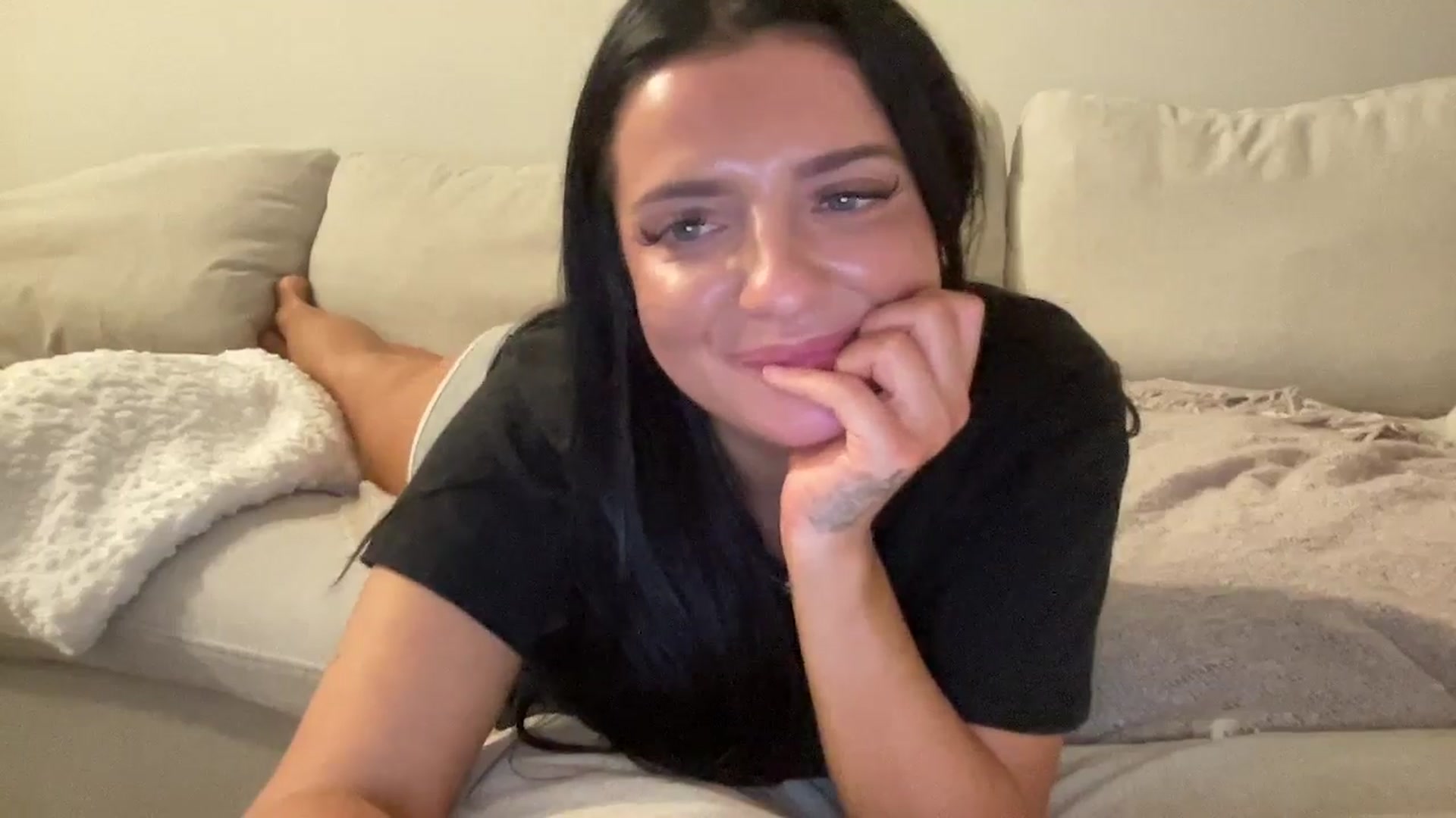 Gallery image thumbnail from arielxxx's myfreecams stream on, 11/10/2024, 01:36 image 19 of 20
