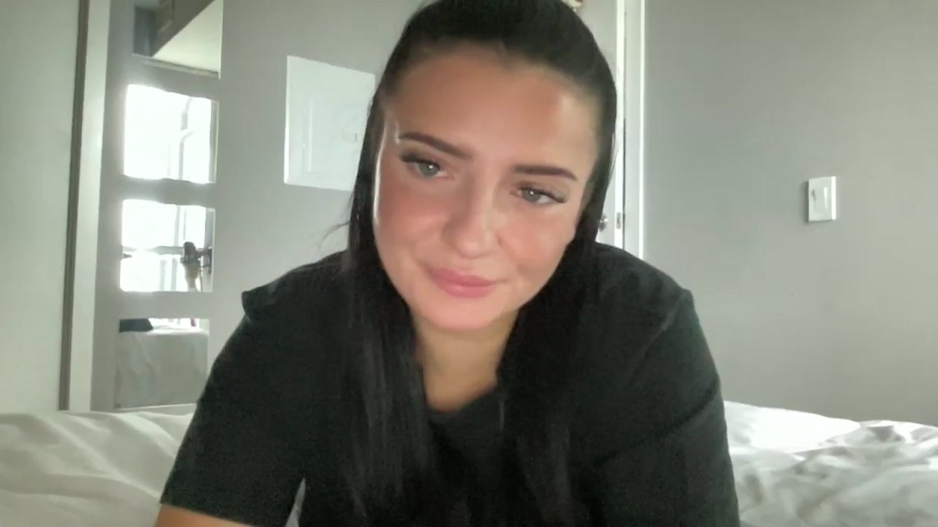Gallery image thumbnail from arielxxx's myfreecams stream on, 12/17/2024, 18:02 image 7 of 20