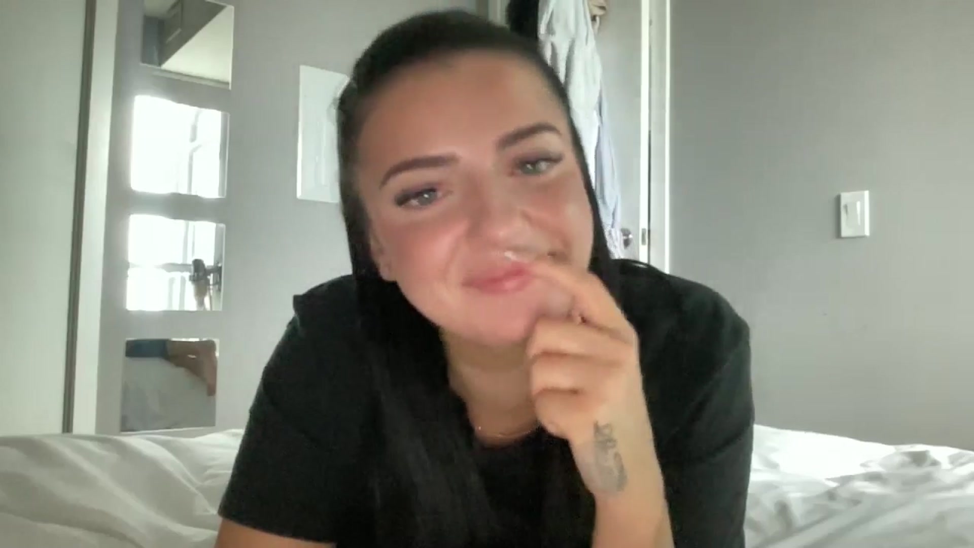 Gallery image thumbnail from arielxxx's myfreecams stream on, 12/17/2024, 18:02 image 9 of 20