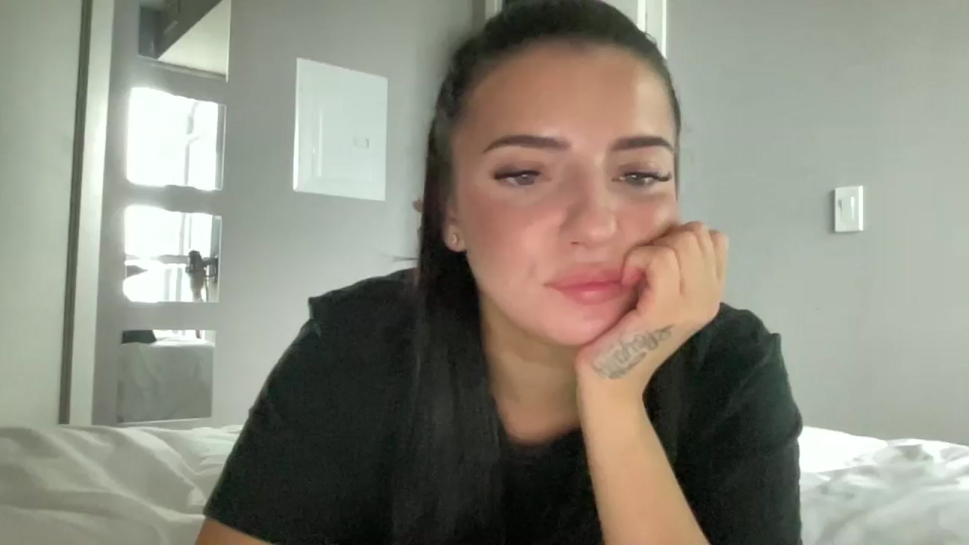 Gallery image thumbnail from arielxxx's myfreecams stream on, 12/17/2024, 18:02 image 3 of 20