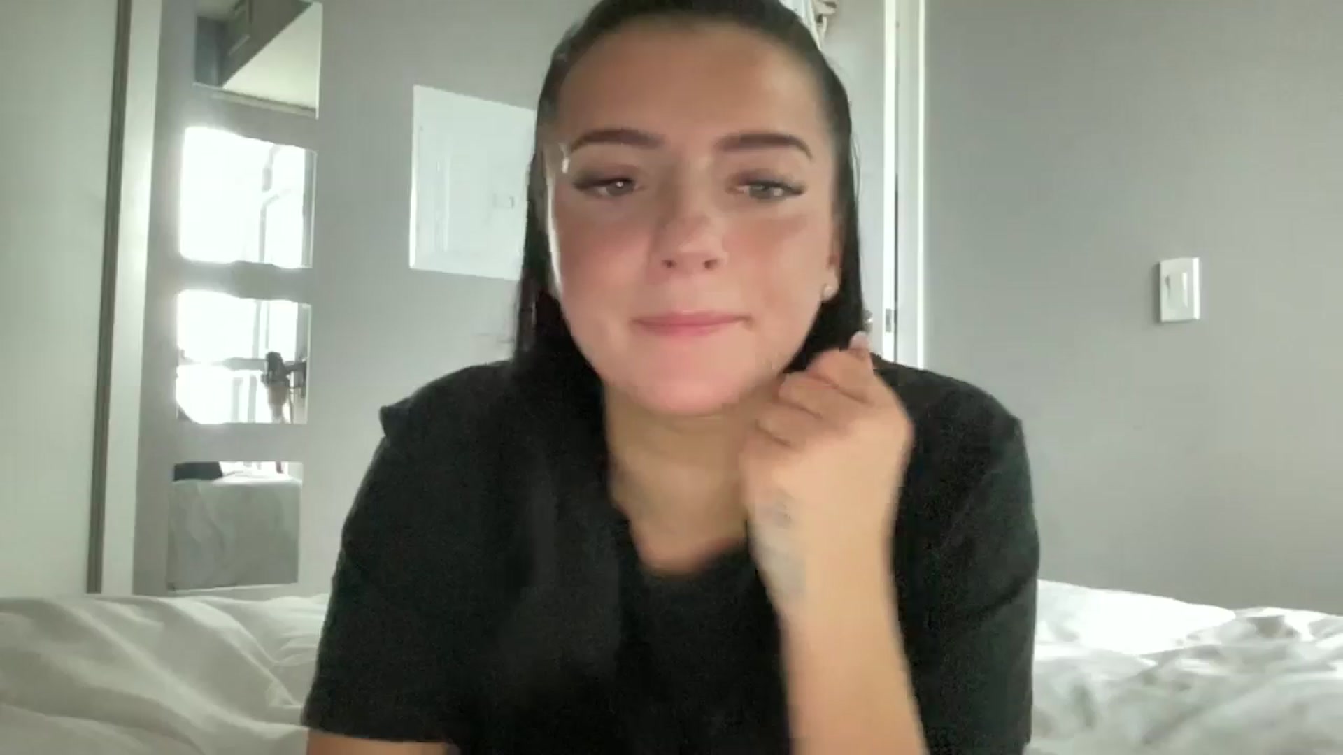 Gallery image thumbnail from arielxxx's myfreecams stream on, 12/17/2024, 18:02 image 4 of 20