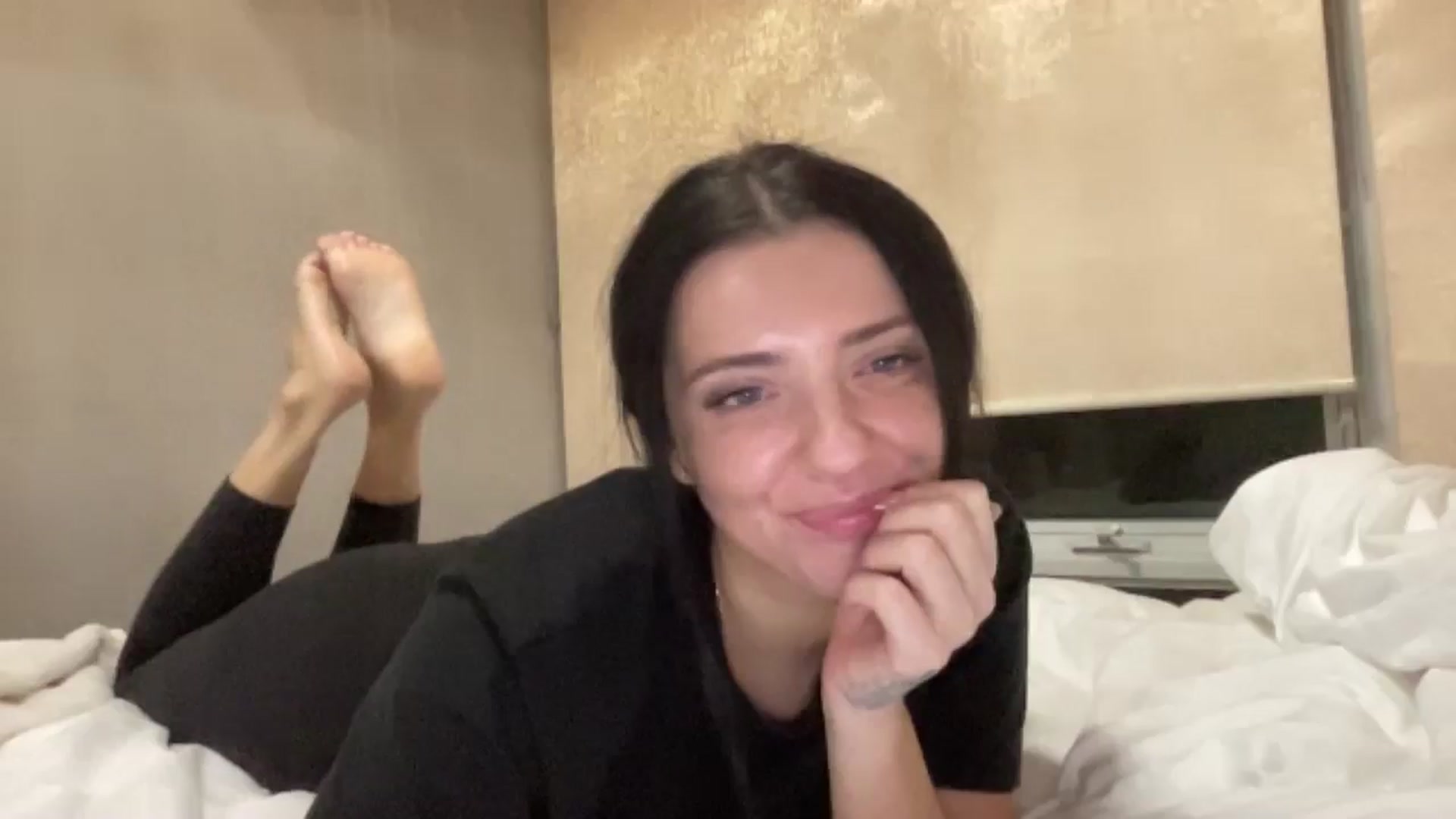 Gallery image thumbnail from arielxxx's myfreecams stream on, 12/20/2024, 04:34 image 3 of 20