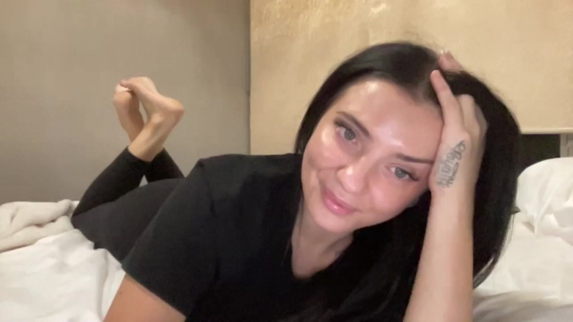Gallery image thumbnail from arielxxx's myfreecams stream on, 12/20/2024, 04:34 image 7 of 20