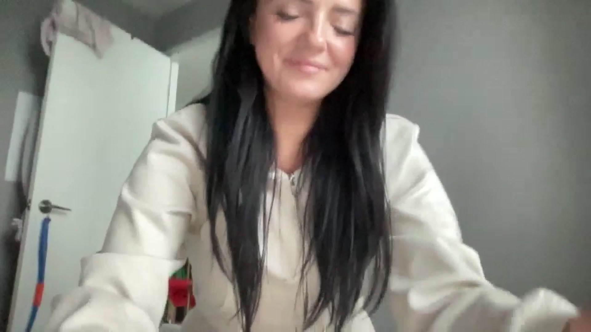 Gallery image thumbnail from arielxxx's myfreecams stream on, 12/20/2024, 21:52 image 7 of 20