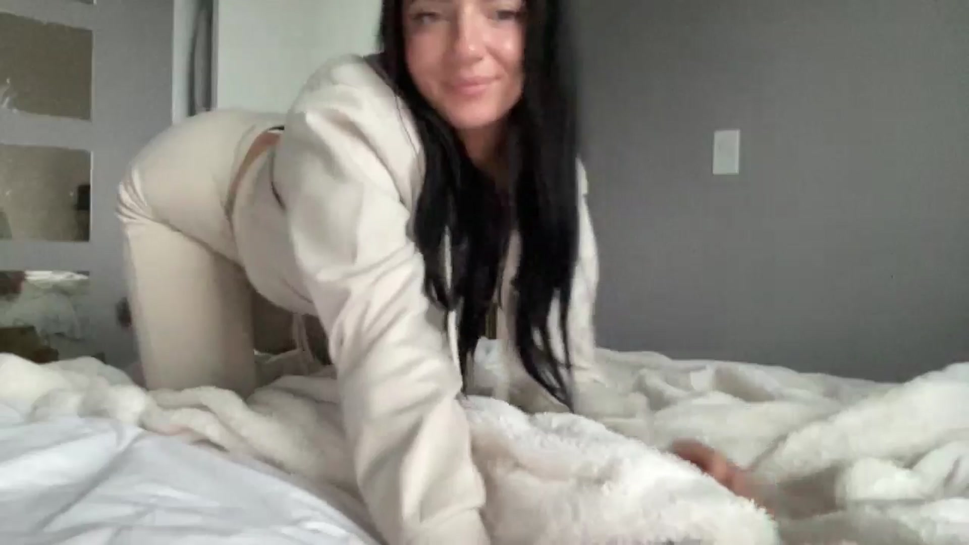 Gallery image thumbnail from arielxxx's myfreecams stream on, 12/20/2024, 21:52 image 12 of 20
