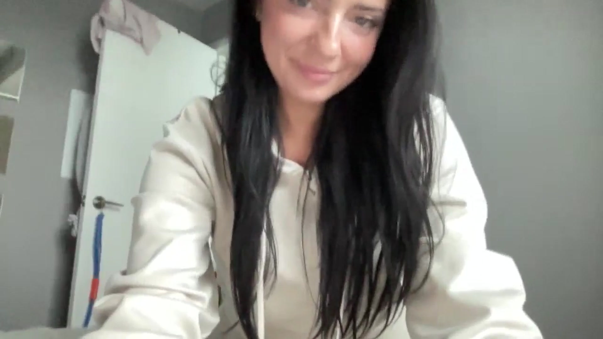 Gallery image thumbnail from arielxxx's myfreecams stream on, 12/20/2024, 21:52 image 5 of 20