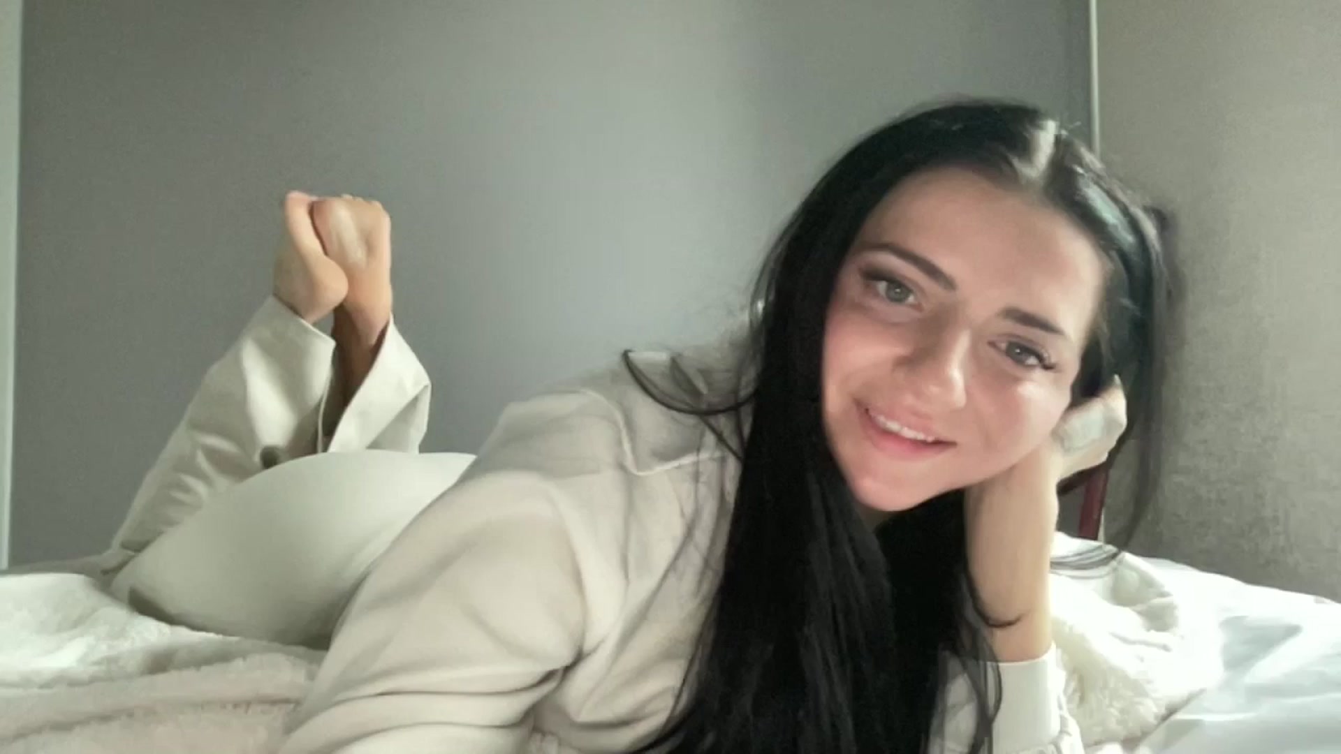 Gallery image thumbnail from arielxxx's myfreecams stream on, 12/20/2024, 21:52 image 1 of 20