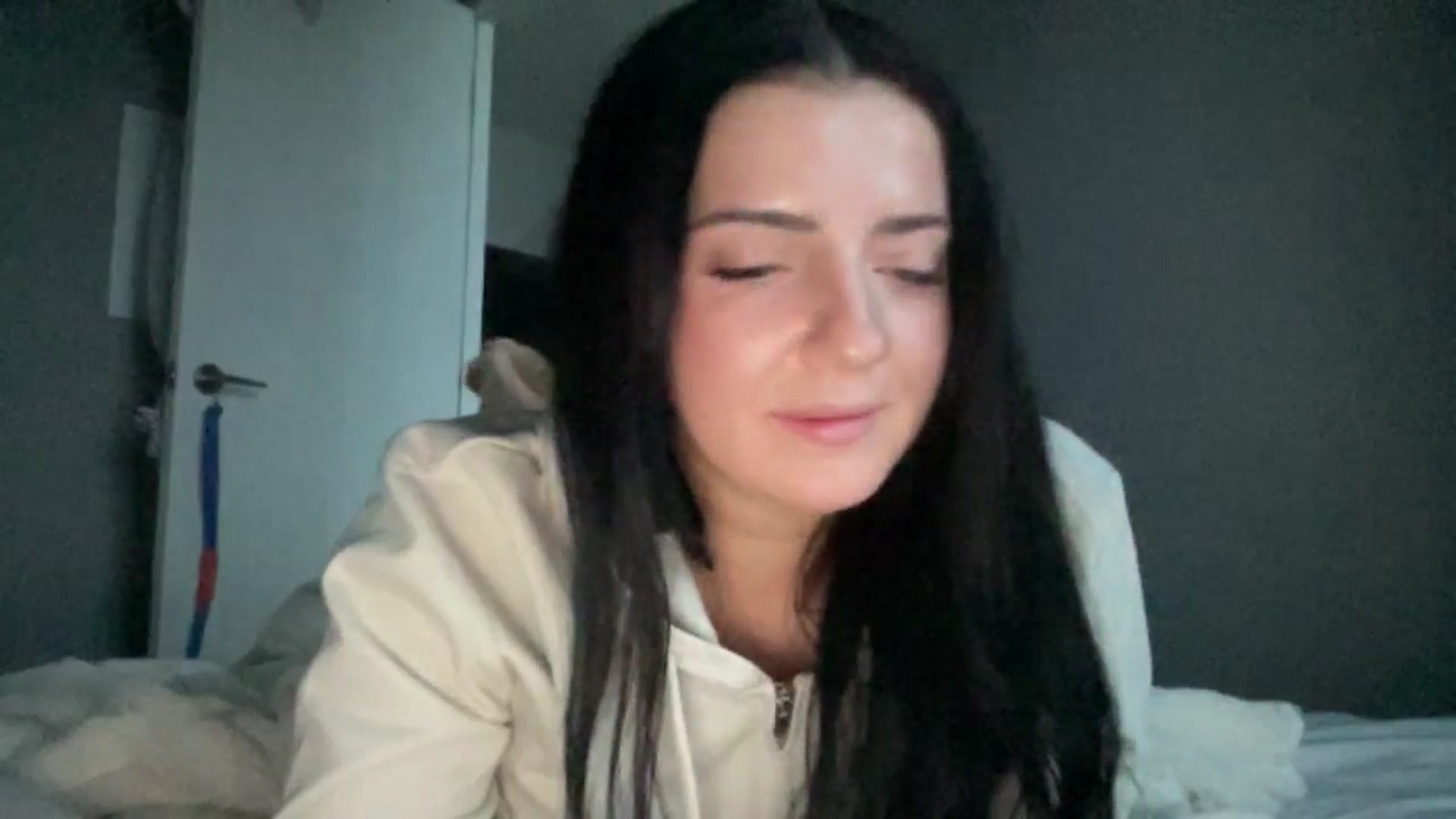 Gallery image thumbnail from arielxxx's myfreecams stream on, 12/20/2024, 21:52 image 18 of 20