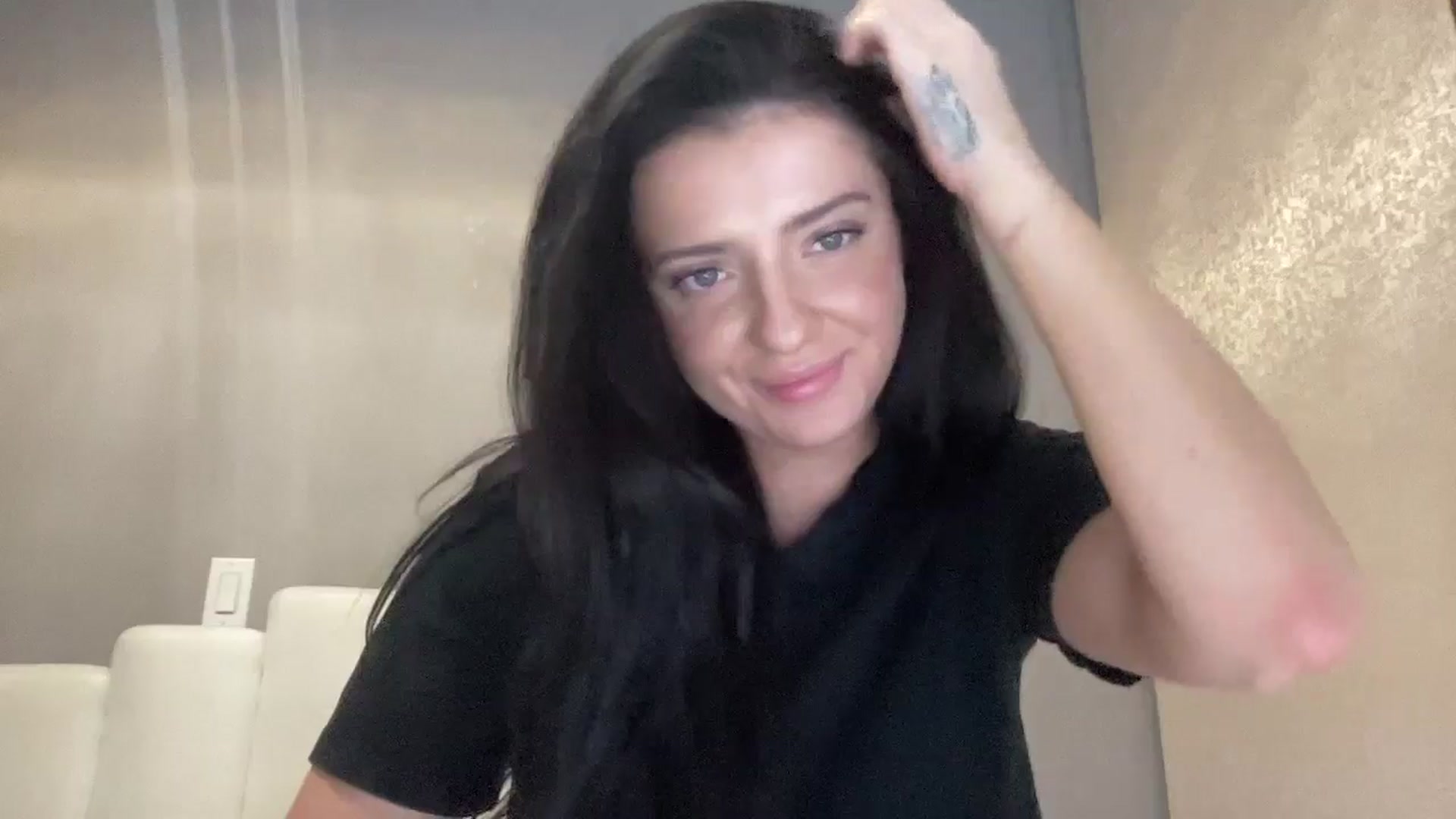 Gallery image thumbnail from arielxxx's myfreecams stream on, 01/30/2025, 04:50 image 17 of 20