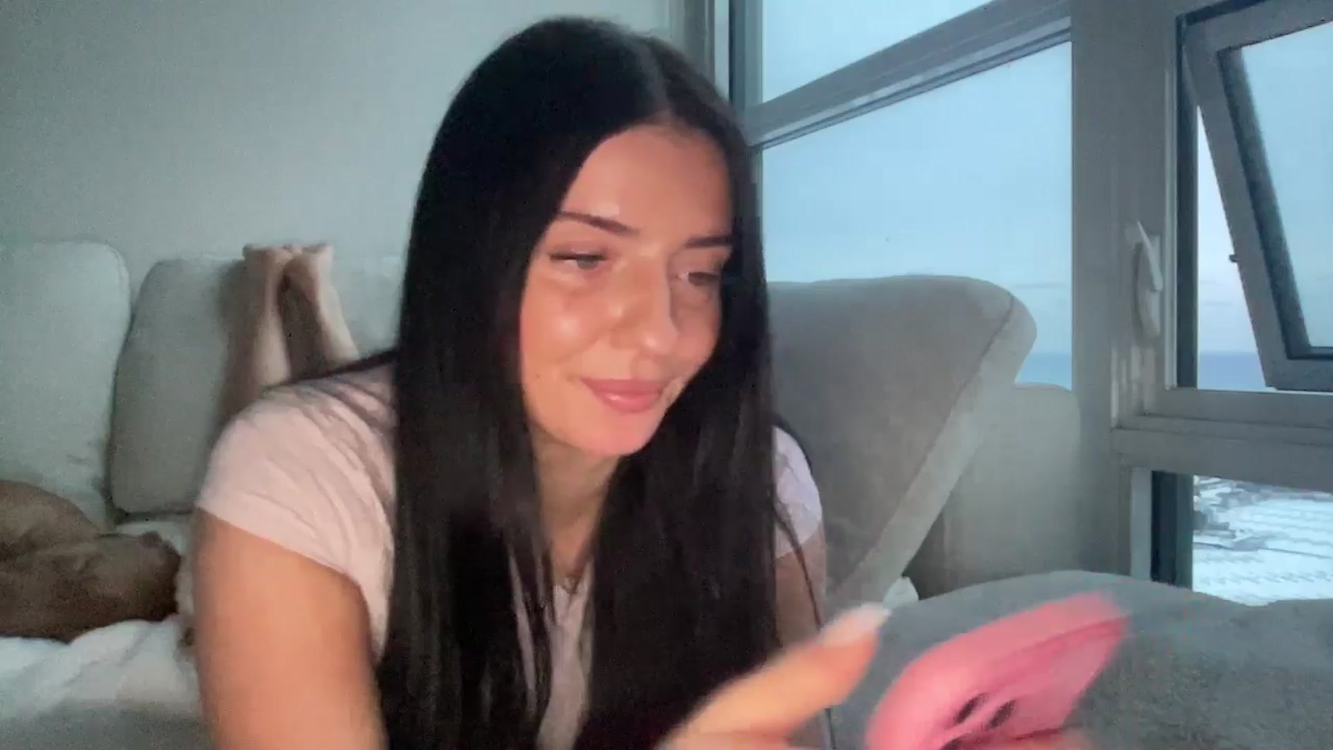 Gallery image thumbnail from arielxxx's myfreecams stream on, 02/14/2025, 23:13 image 17 of 20
