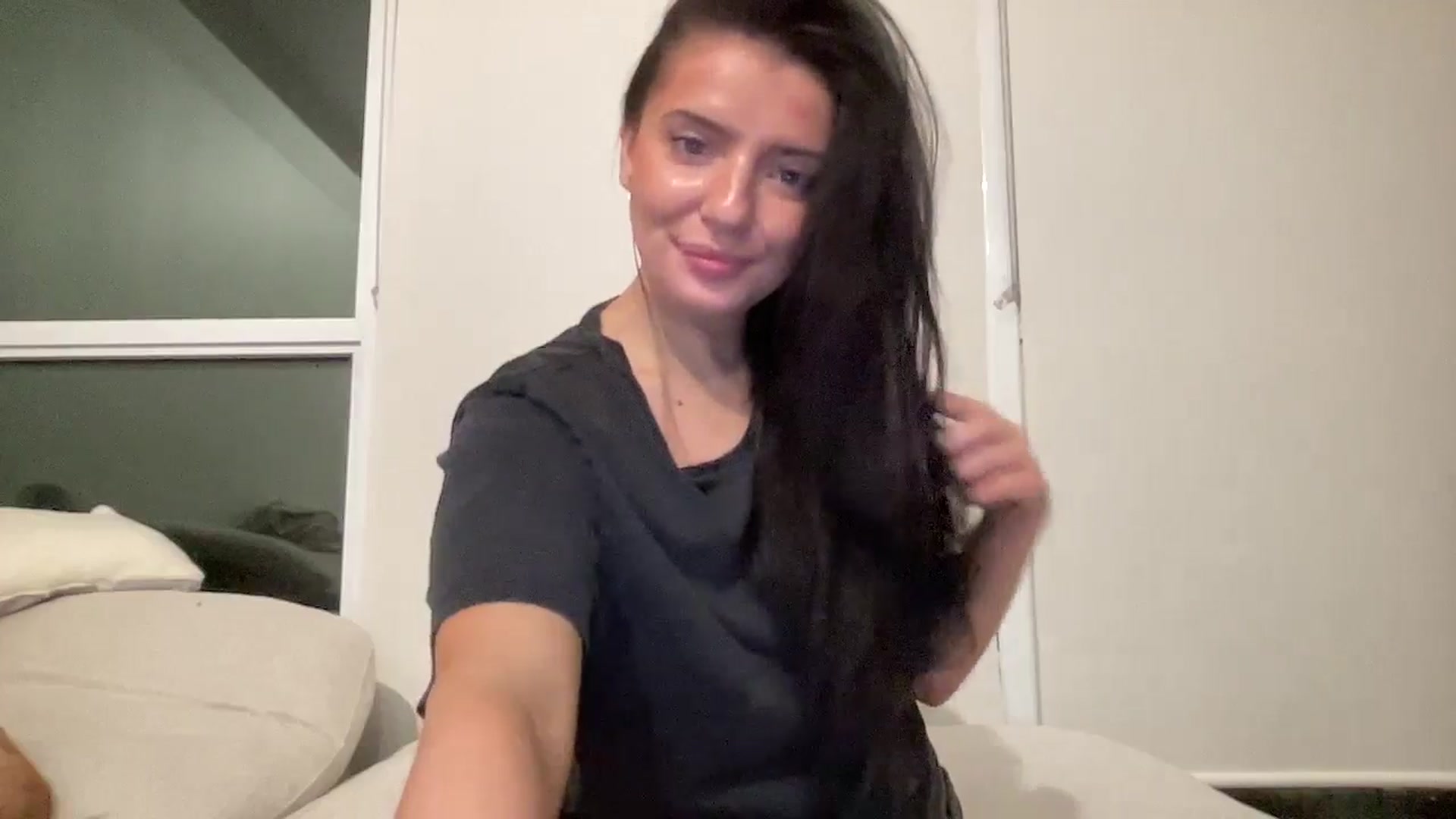 Gallery image thumbnail from arielxxx's myfreecams stream on, 02/26/2025, 04:02 image 18 of 20