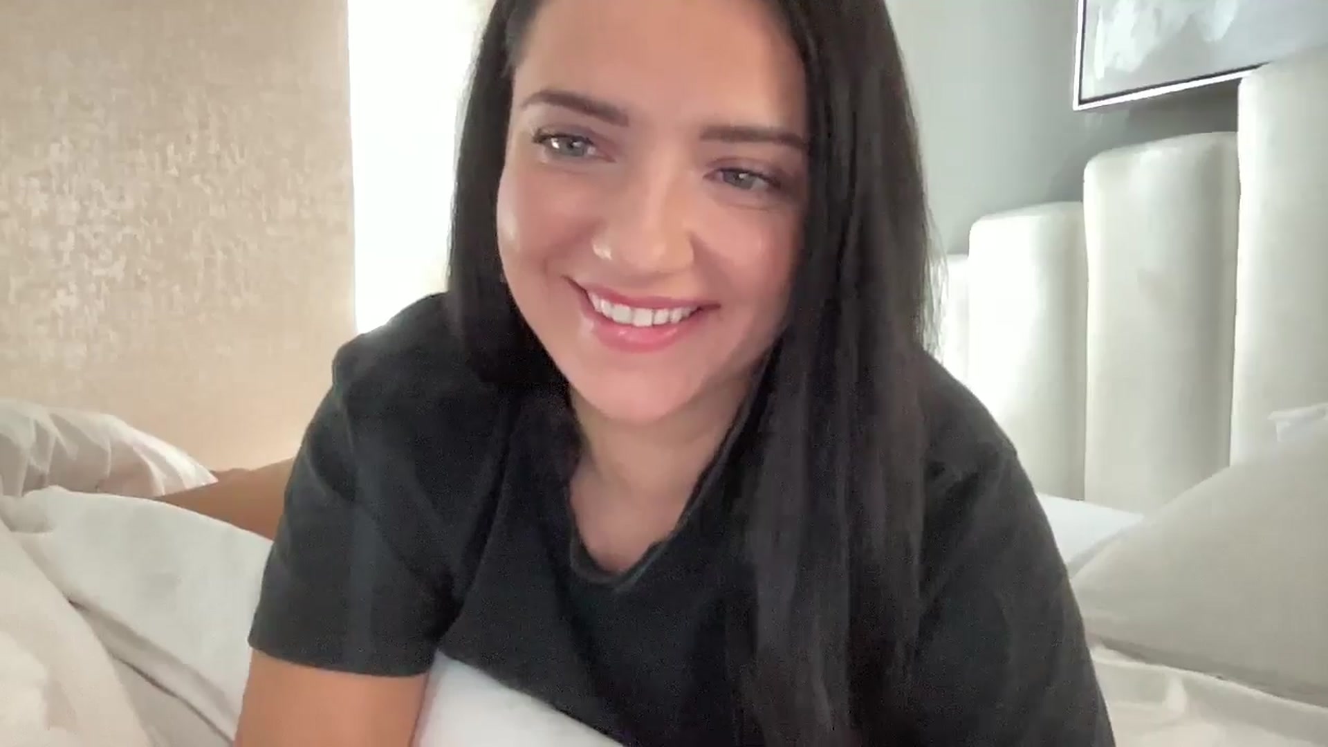 Gallery image thumbnail from arielxxx's myfreecams stream on, 03/21/2025, 18:39 image 10 of 20