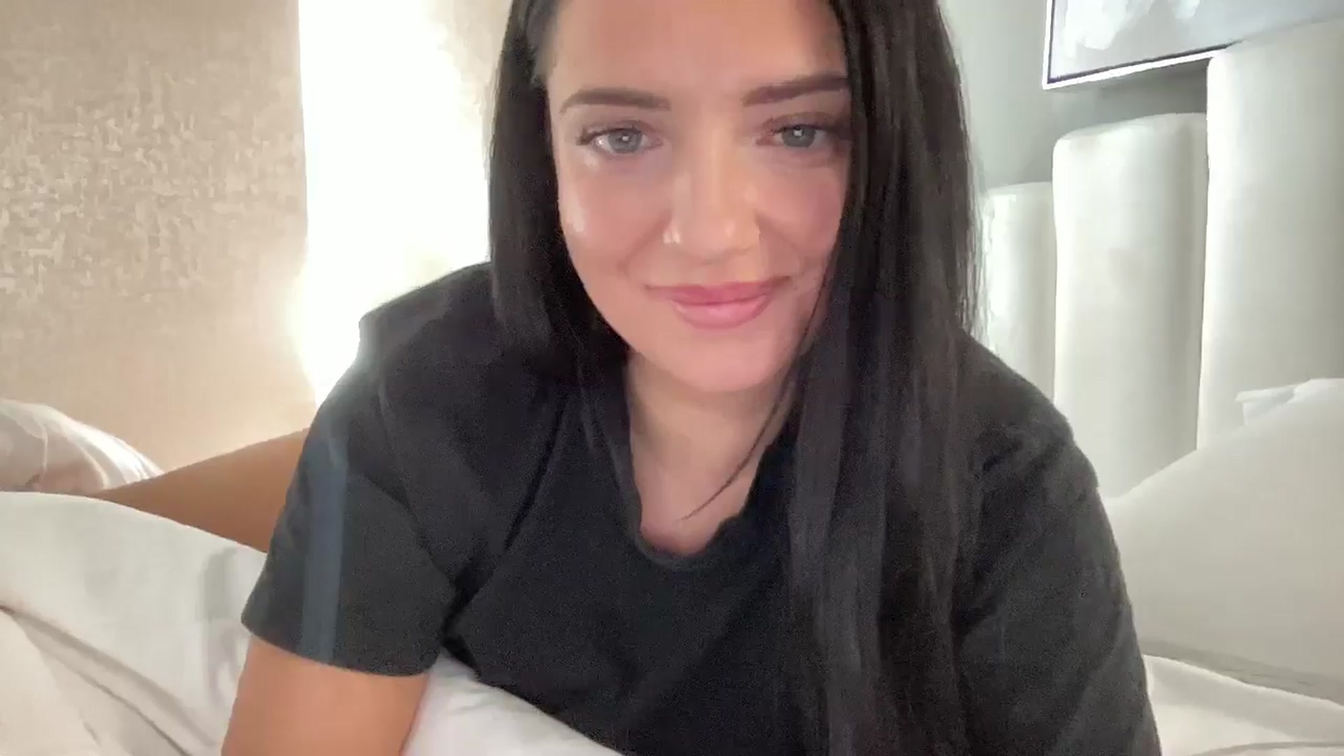 Gallery image thumbnail from arielxxx's myfreecams stream on, 03/21/2025, 18:39 image 8 of 20