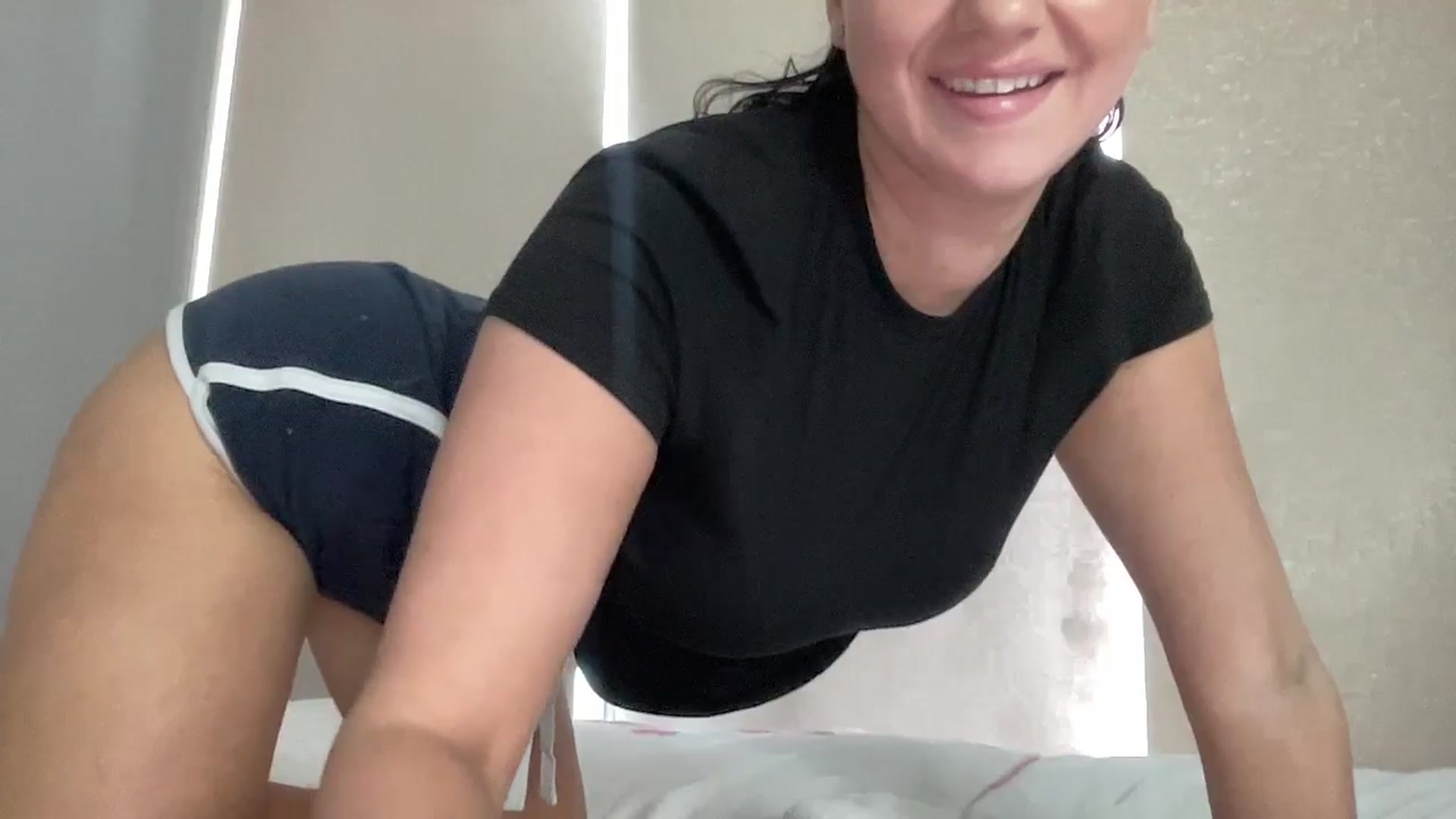 Gallery image thumbnail from arielxxx's myfreecams stream on, 03/27/2025, 16:30 image 2 of 20